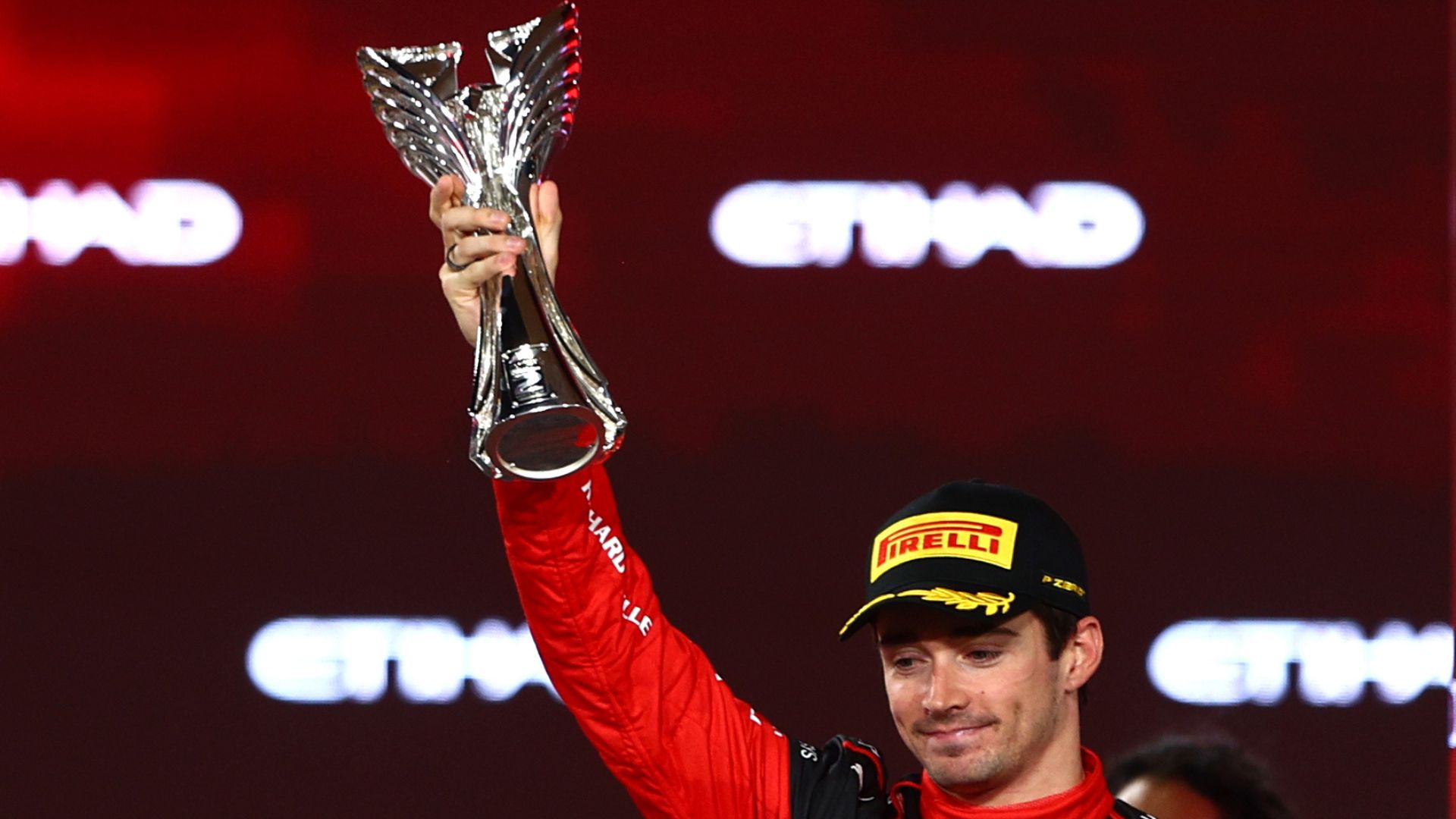 Leclerc no pódio do GP de Abu Dhabi, em 2023 (Crédito: Getty Images)