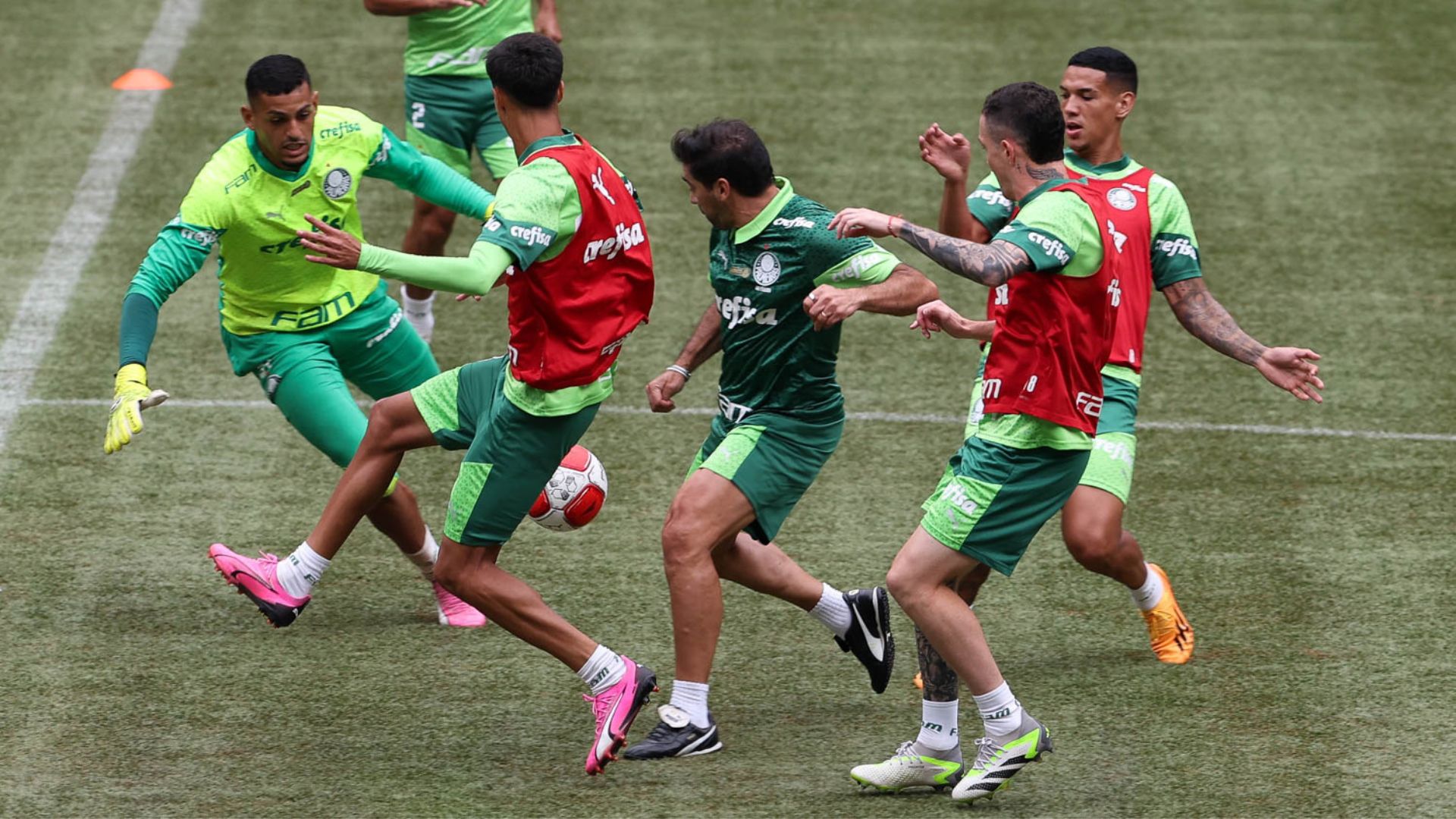 Abel participando do treino do Palmeiras no Allianz Parque (Crédito: Getty Images)