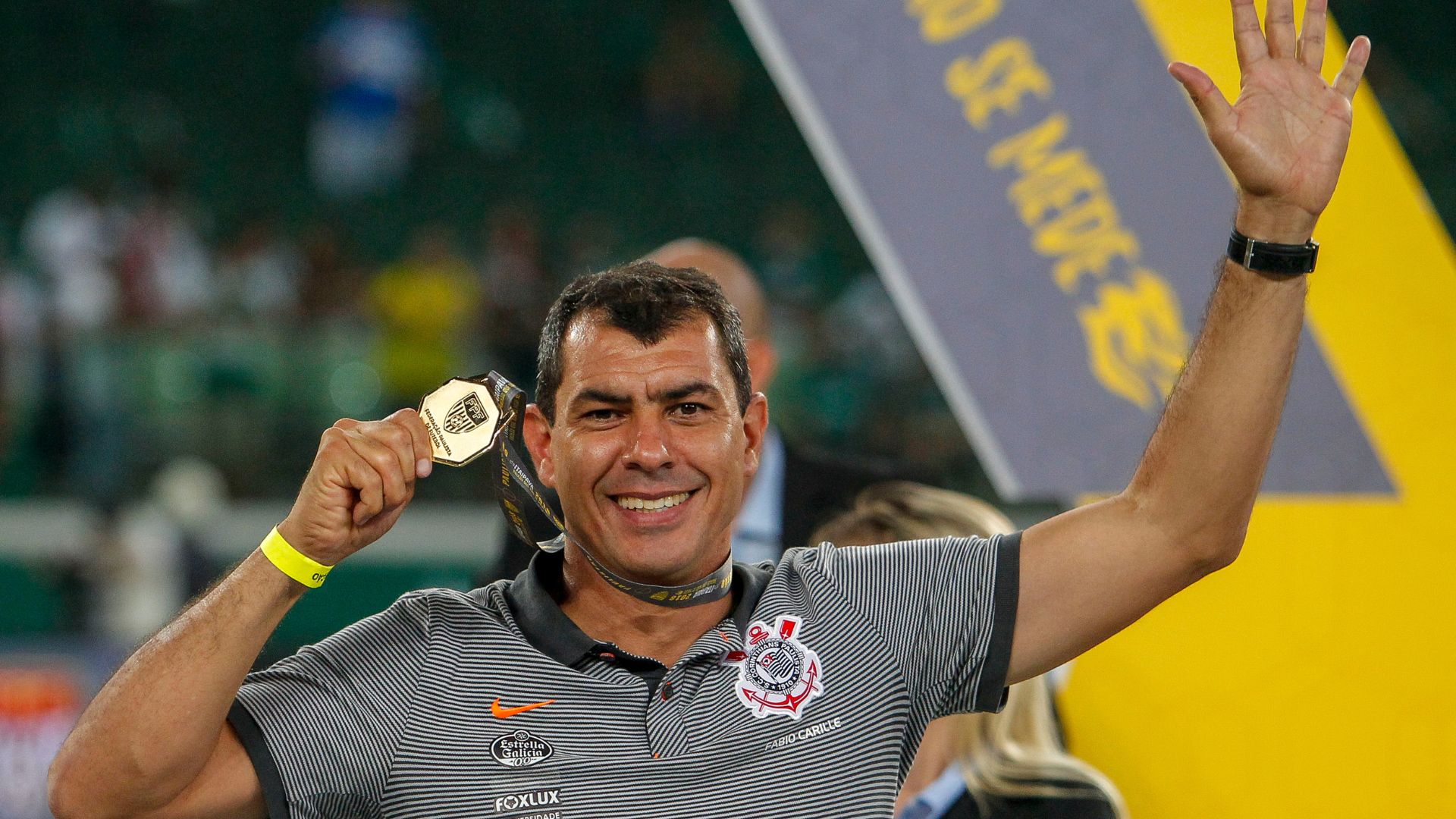 Fábio Carille após o título do Paulistão de 2018, contra o Palmeiras (Crédito: Getty Images)