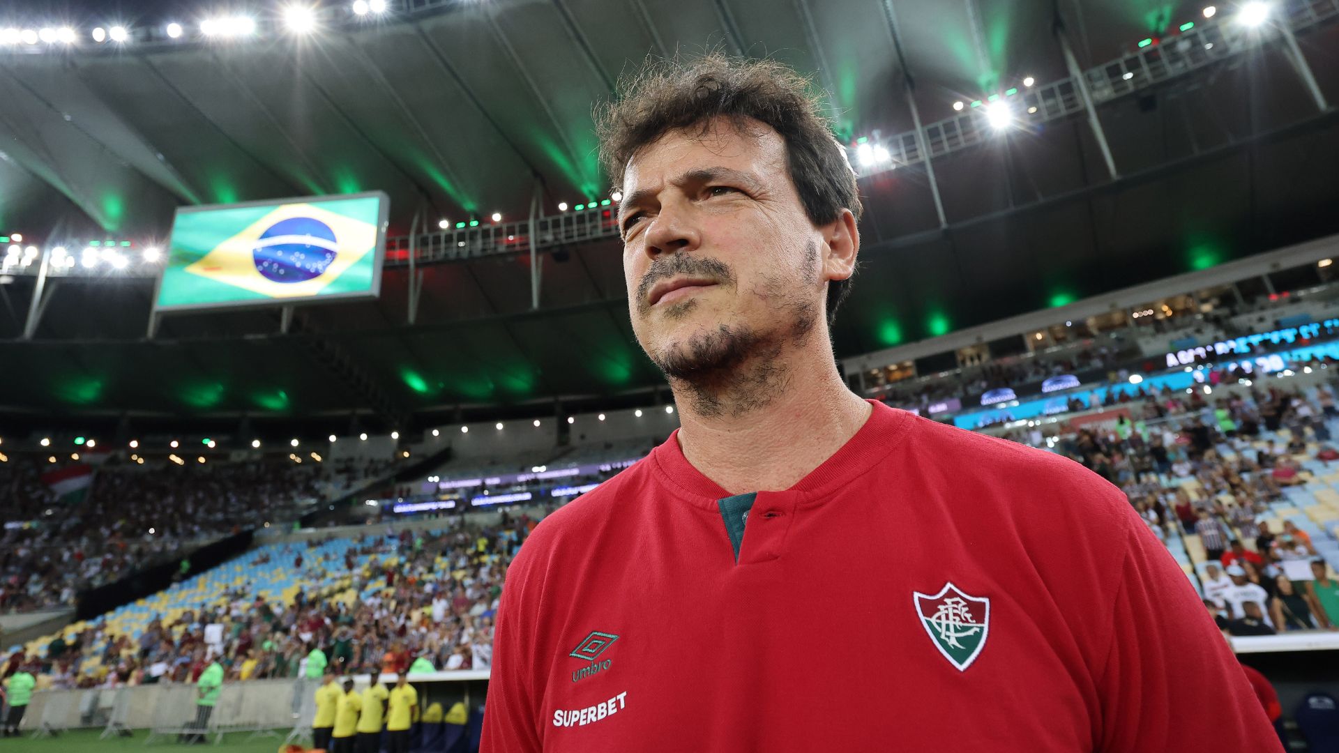 Fernando Diniz antes da partida entre Fluminense e Bragantino (Crédito: Getty Images)