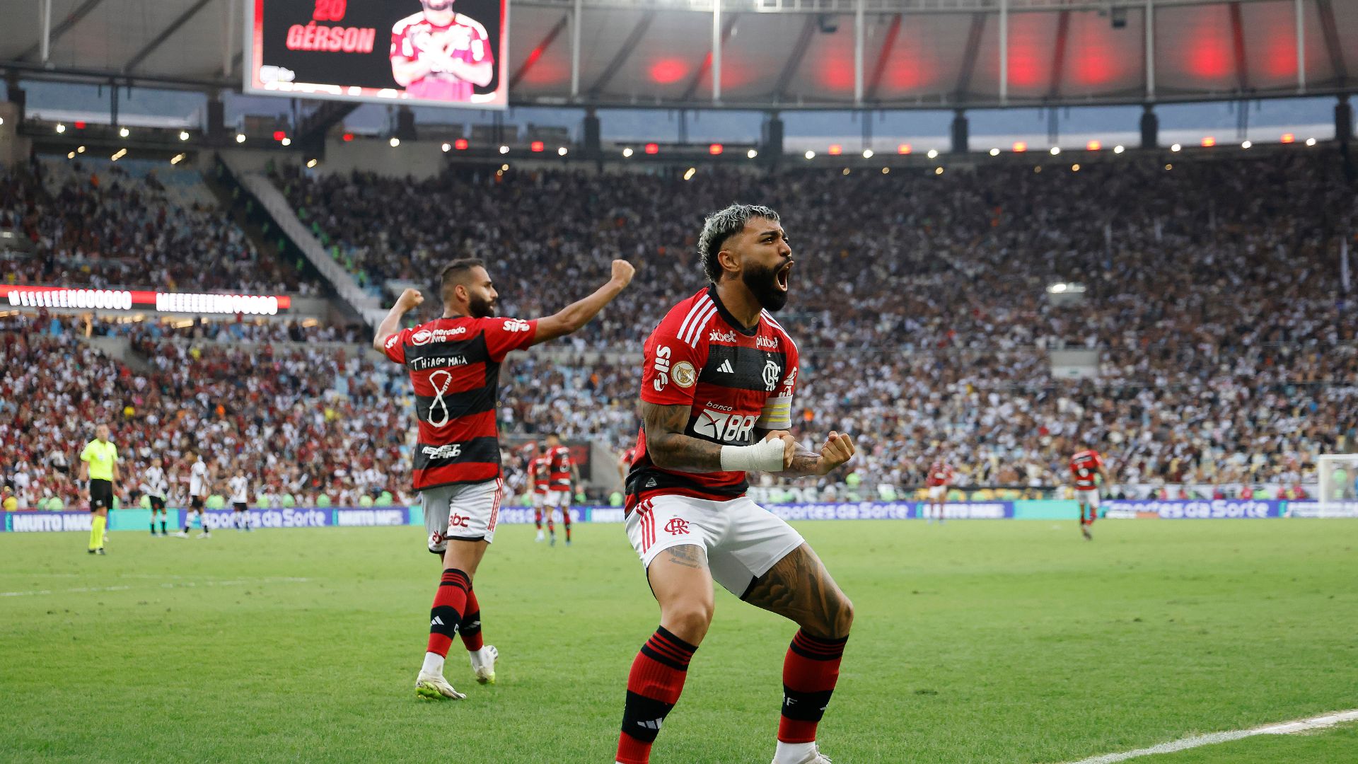 Gabigol comemorando pelo Flamengo
