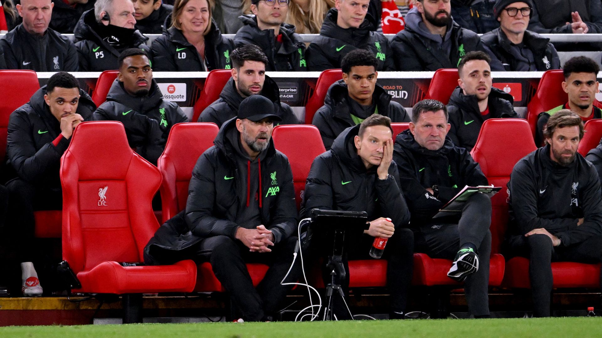 A preocupação de Jurgen Klopp durante a partida entre Liverpool e Atalanta (Crédito: Getty Images)