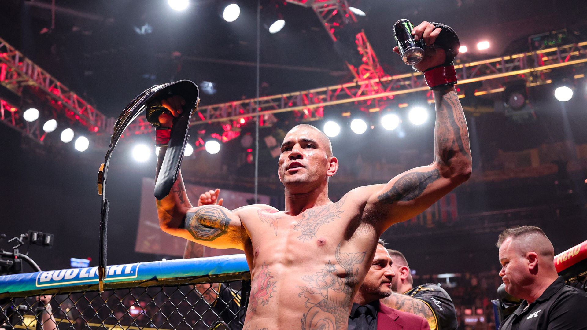 Poatan é o atual campeão dos meio-pesados do UFC (Crédito: Getty Images)