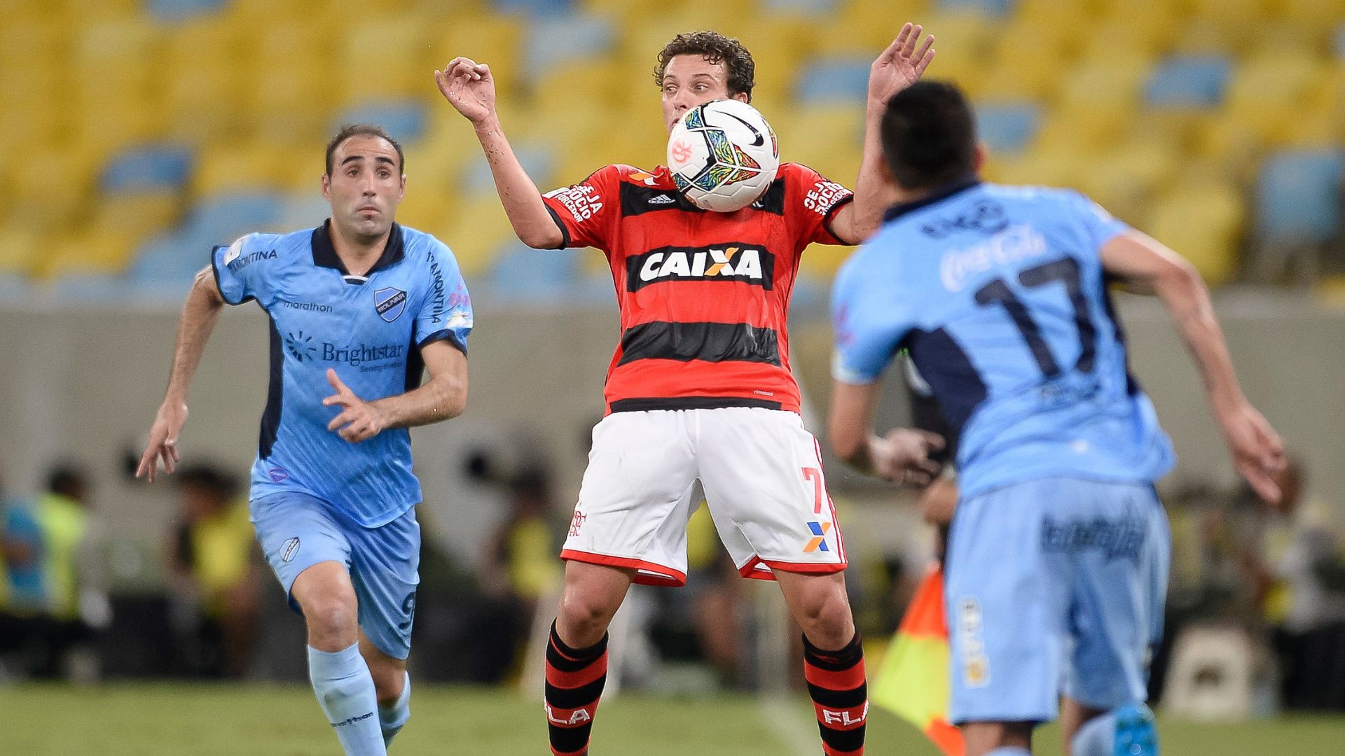 Elano em ação no último jogo entre Flamengo e Bolívar, em 2014 (Crédito: Getty Images)
