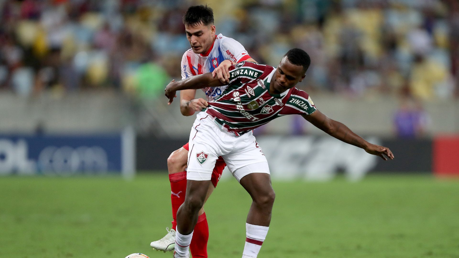 Fluminense e Cerro Porteño protagonizaram um jogo muito disputado (Crédito: Getty Images)