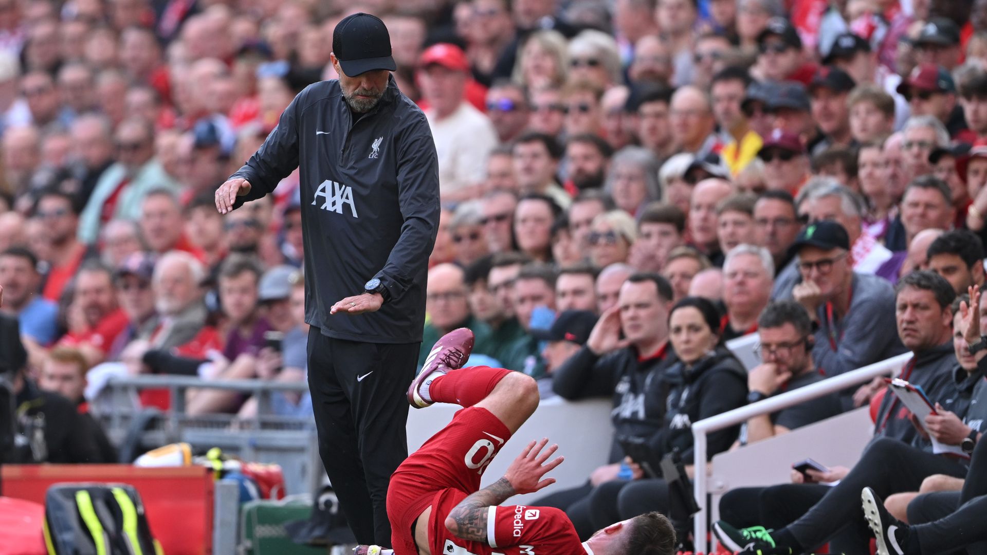 Klopp em seu penúltimo jogo em Anfield (Crédito: Getty Images)