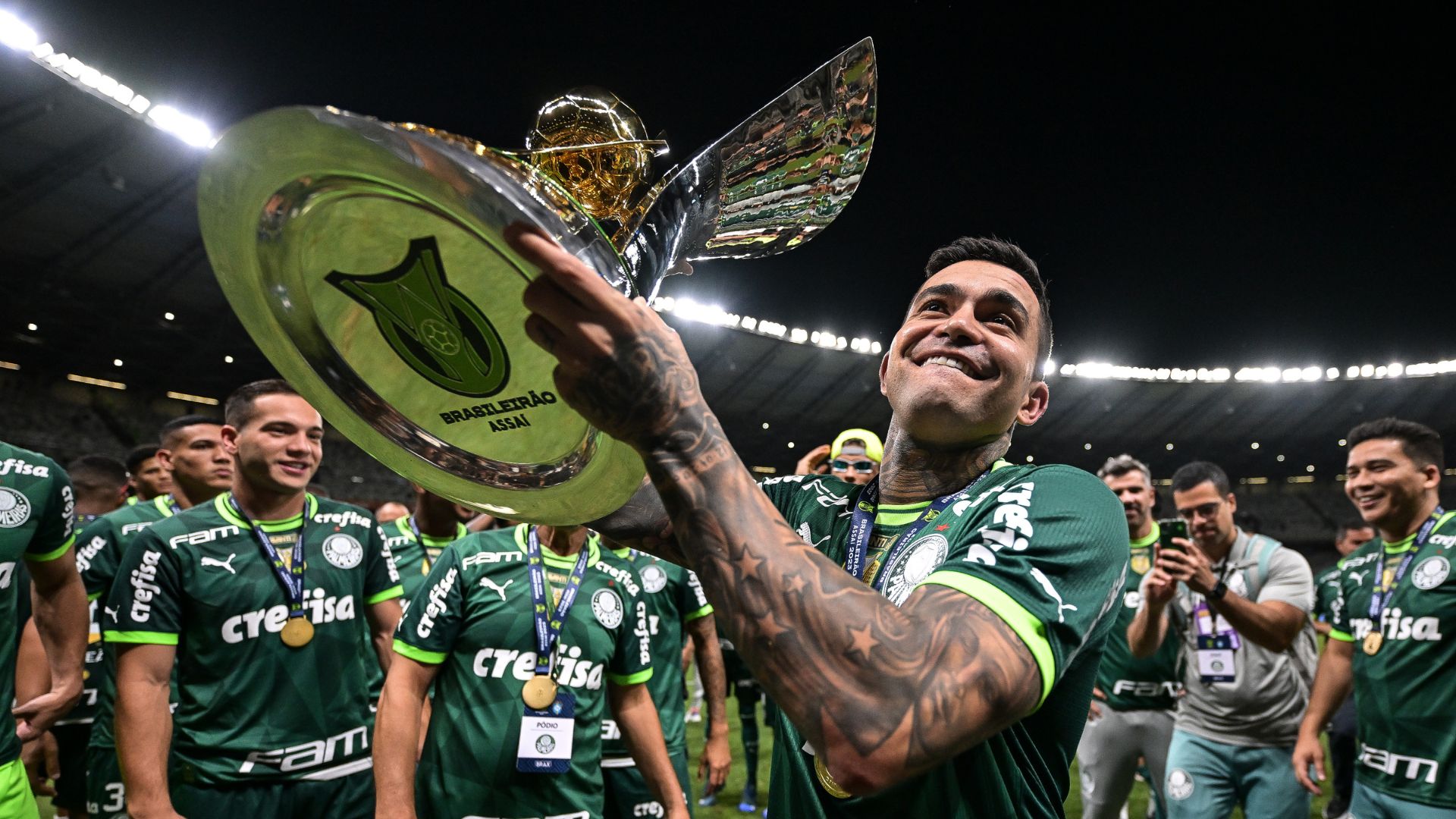 Dudu comemorando o título brasileiro da última temporada (Crédito: Getty Images)
