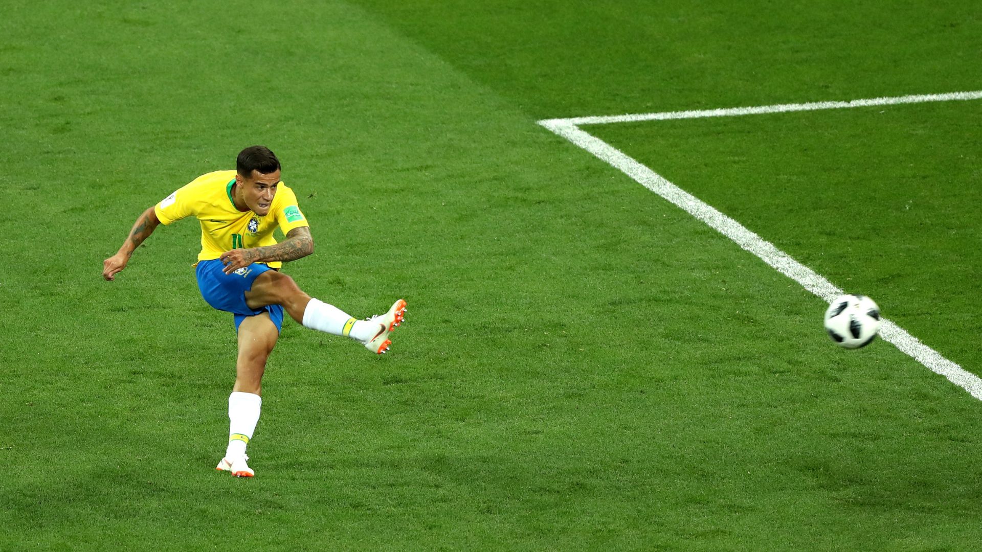 Coutinho marcando pela Seleção Brasileira na Copa de 2018
