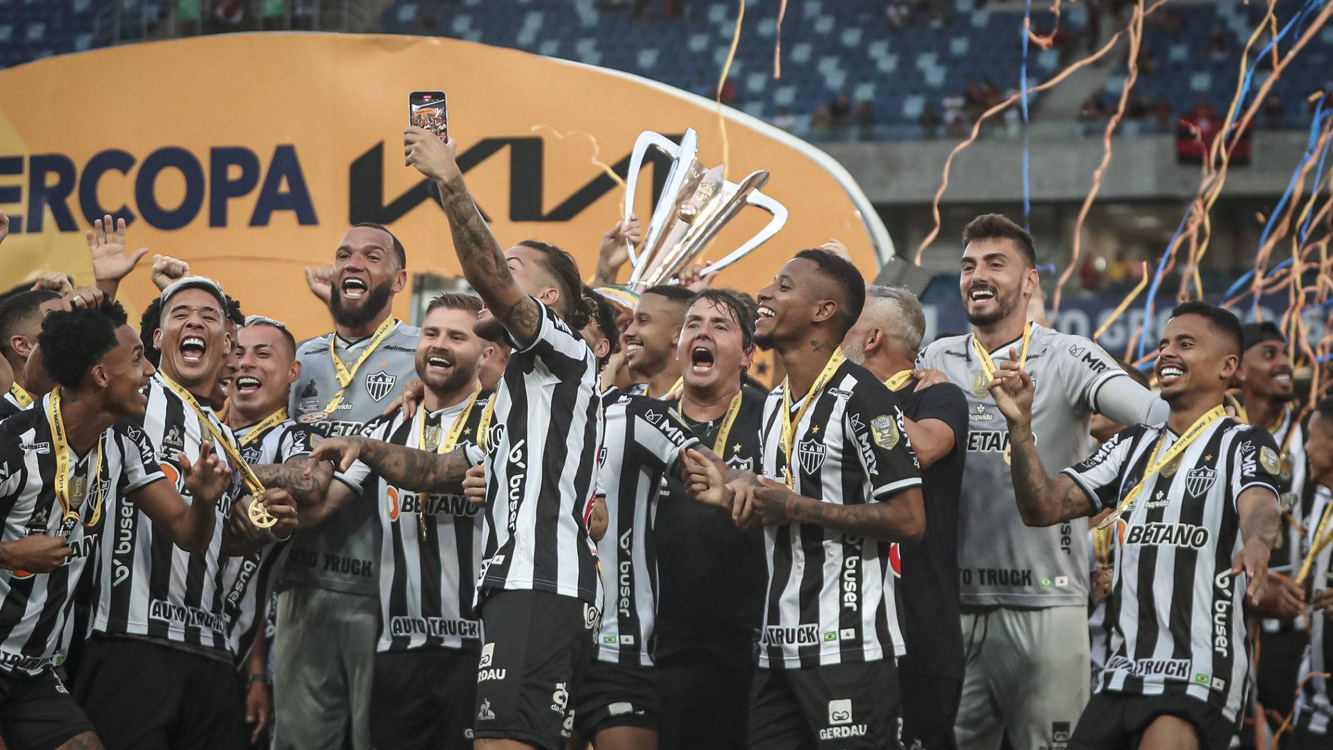 Jogadores do Atlético-MG festejando título