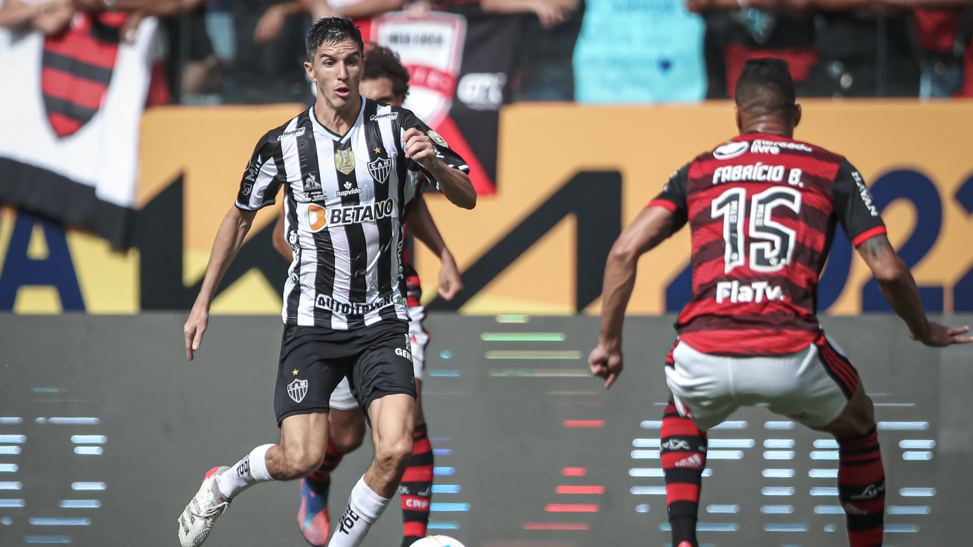 Nacho em ação no jogo do Flamengo e do Atlético-MG