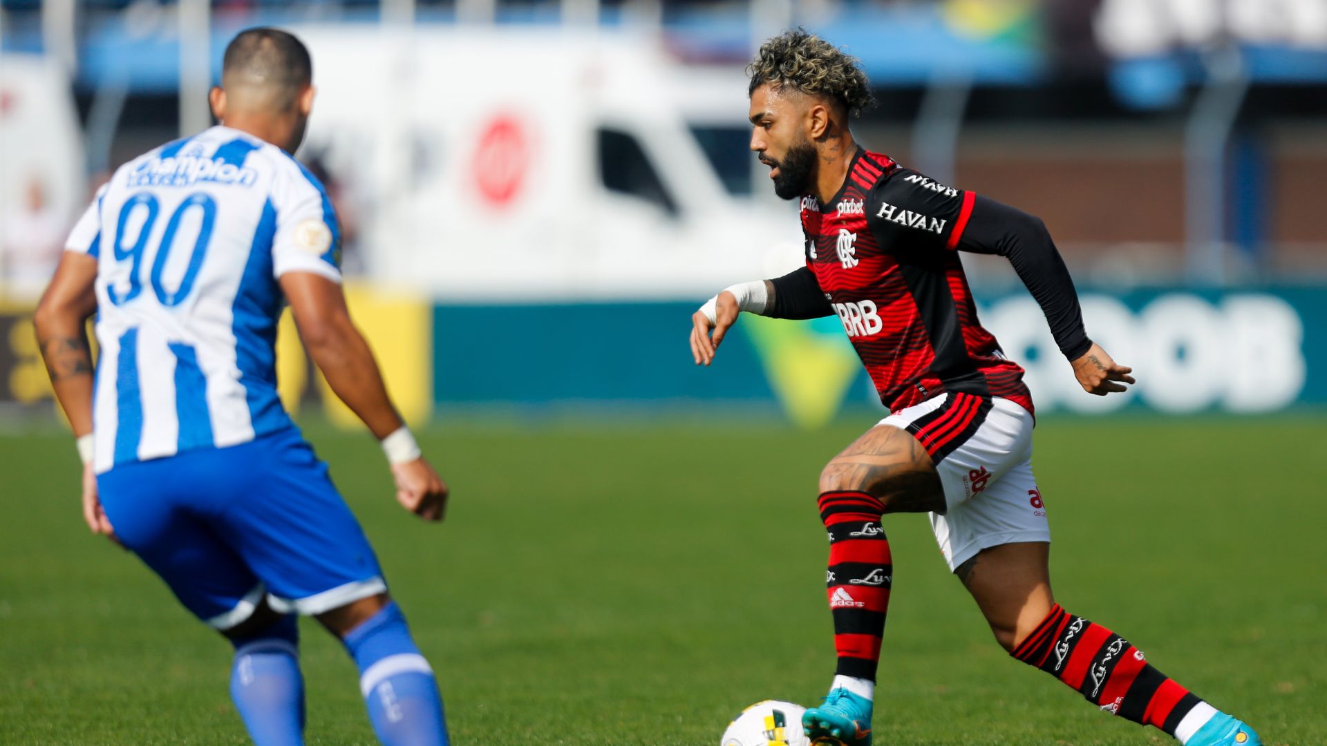 Avaí e Flamengo se enfrentaram na Ressacada, pelo Brasileirão