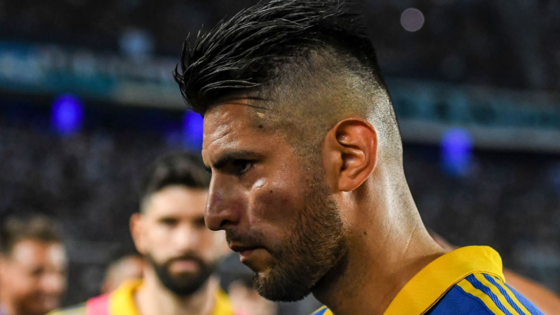 Jogador do Boca Juniors, Zambrano machucado após a confusão