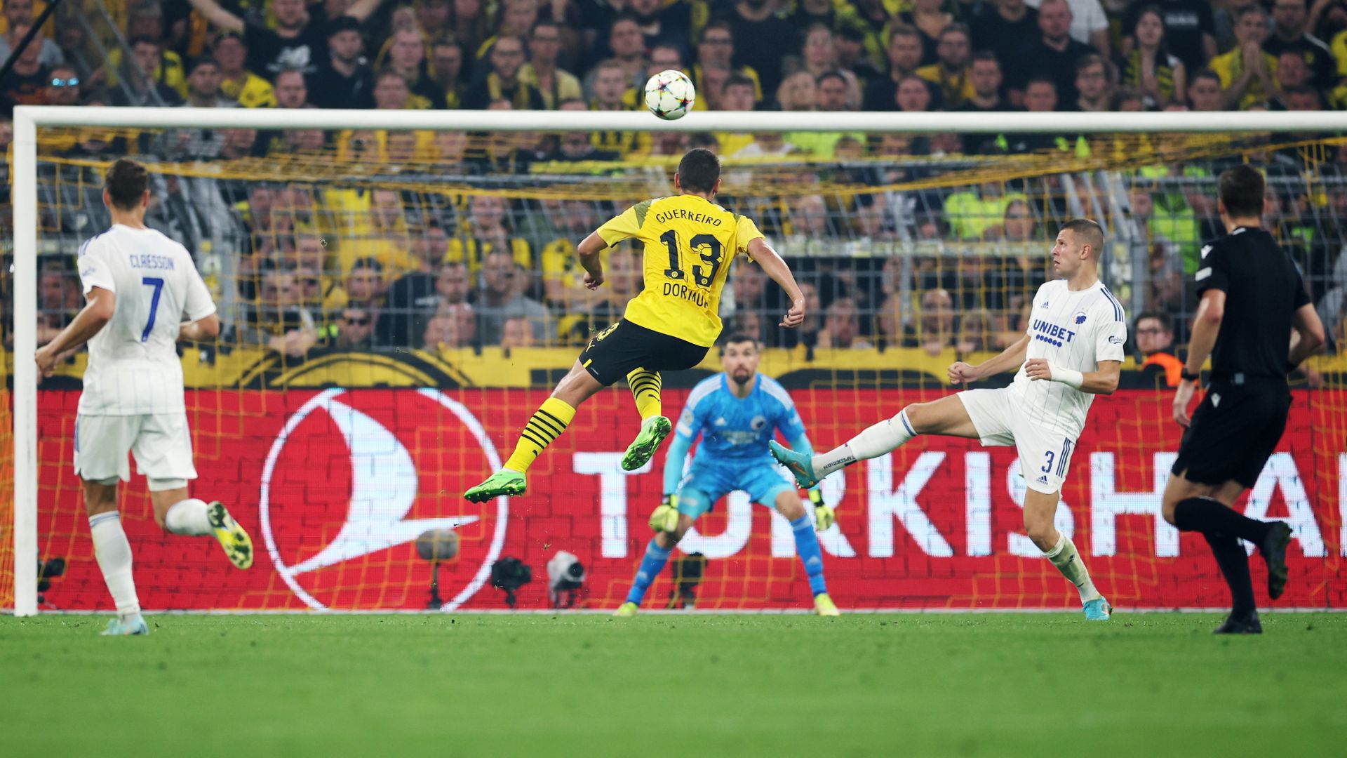 Borussia empata na última rodada da Champions 
