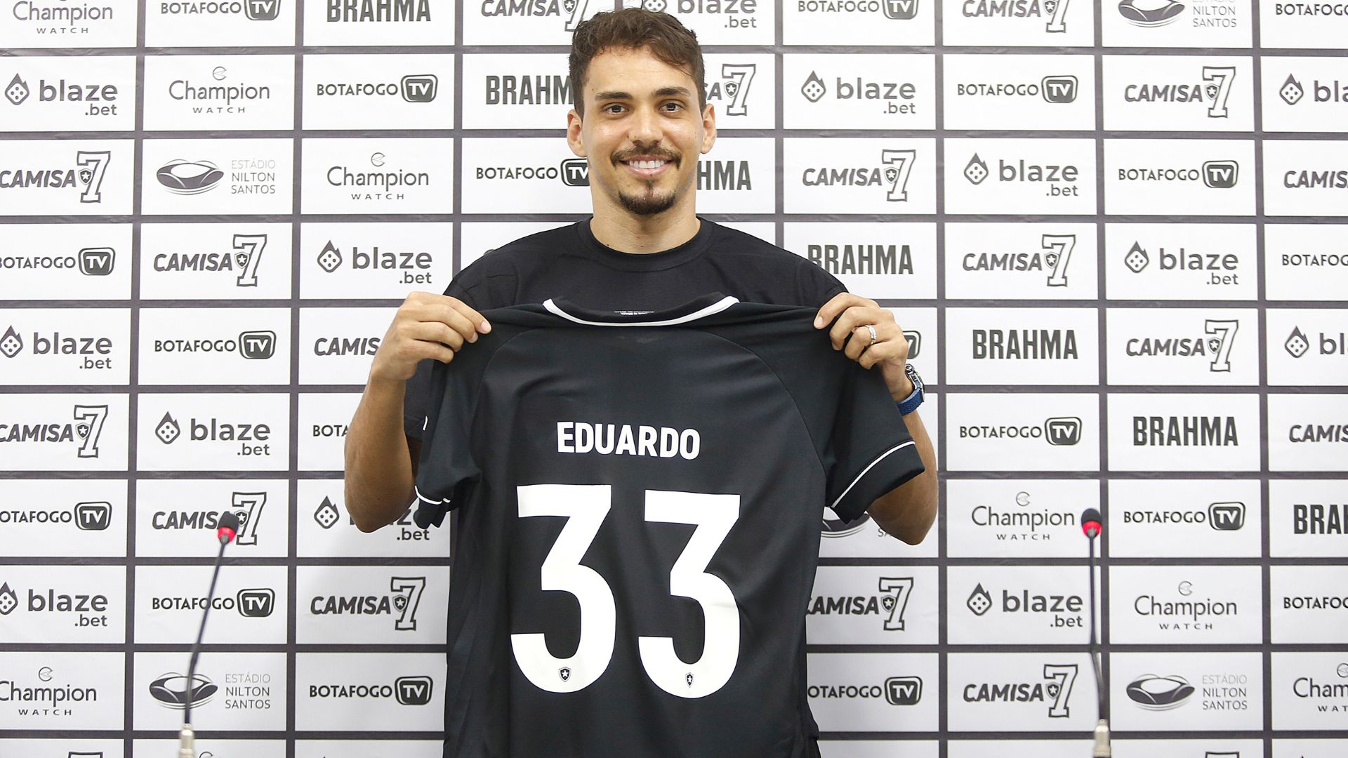 Carlos Eduardo, novo jogador do Botafogo