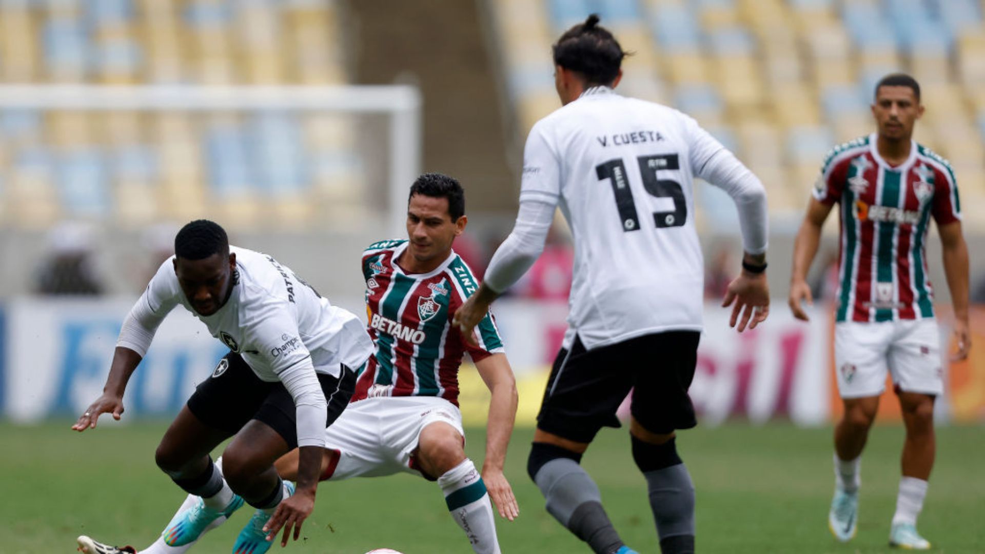 Botafogo em ação contra o Fluminense