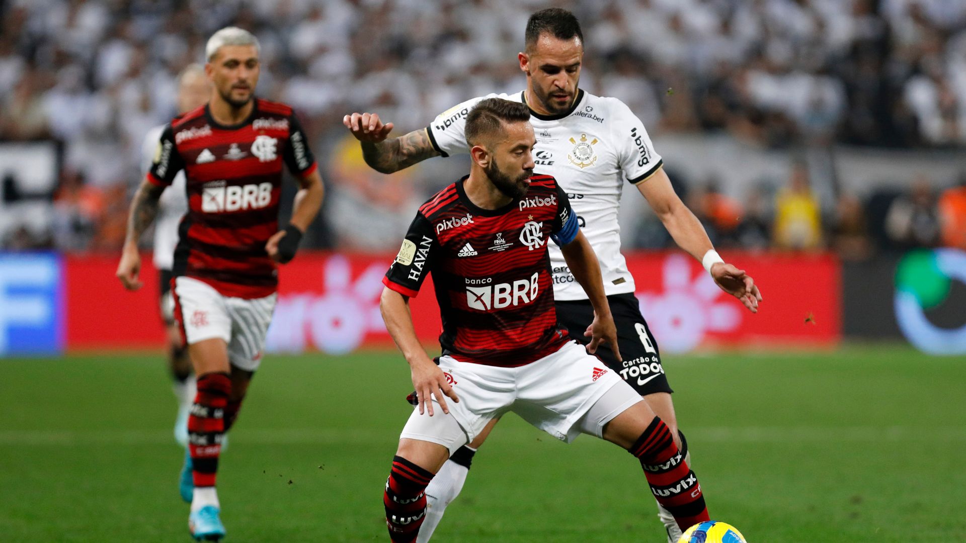 Flamengo e Corinthians se enfrentam pela final da Copa do Brasil