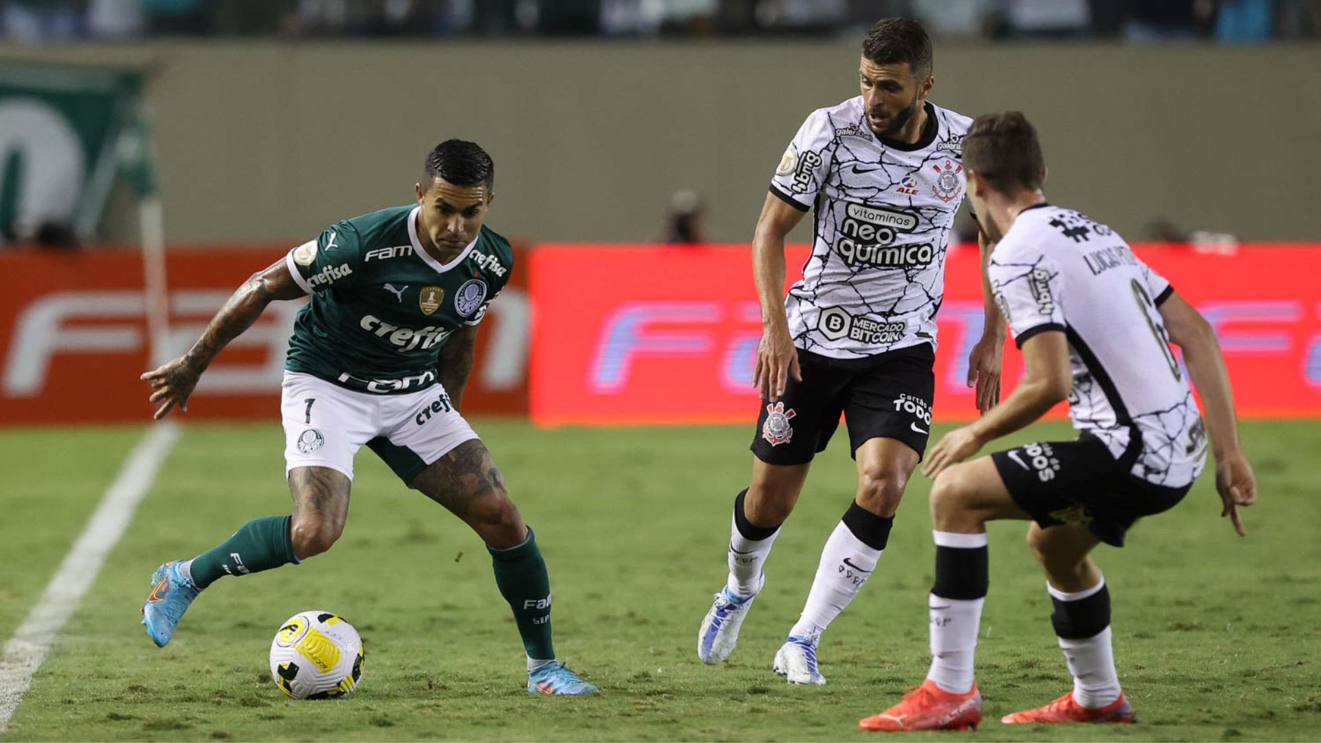 Corinthians e Palmeiras são os dois líderes do campeonato
