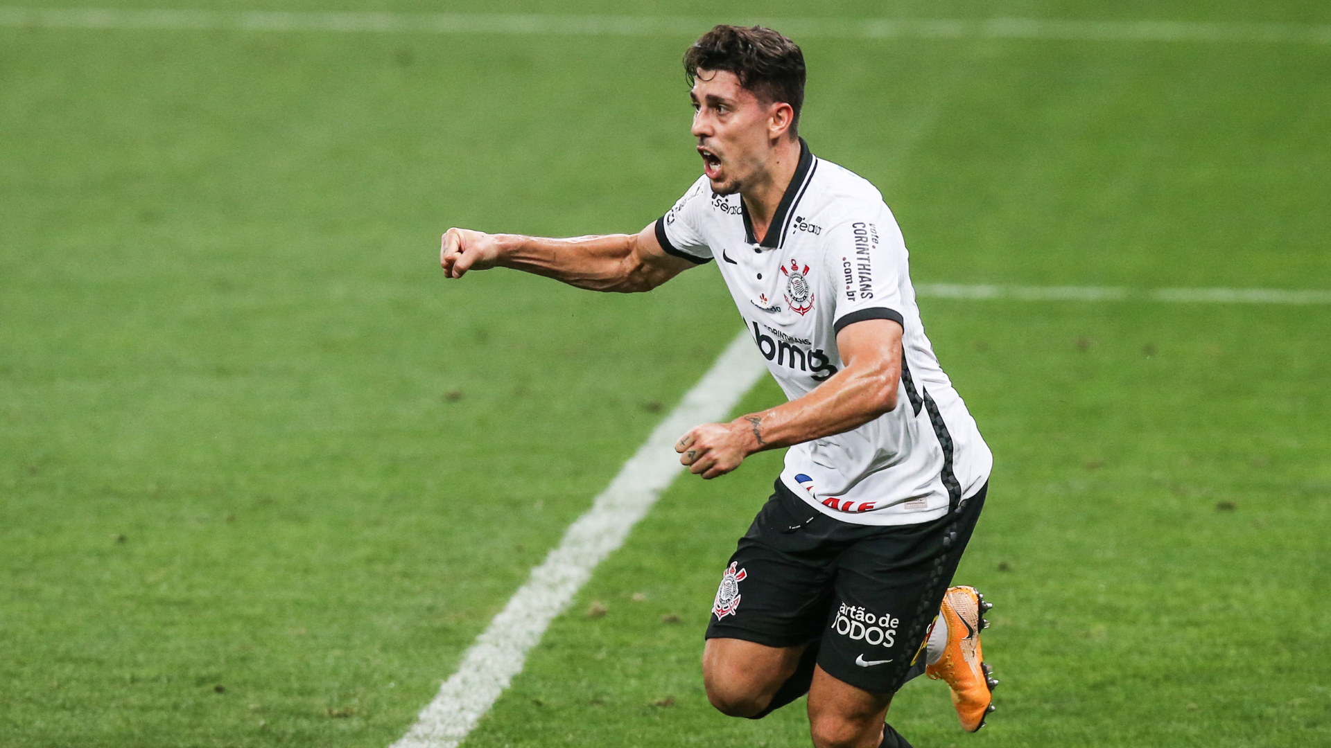 Danilo Avelas em ação pelo Corinthians