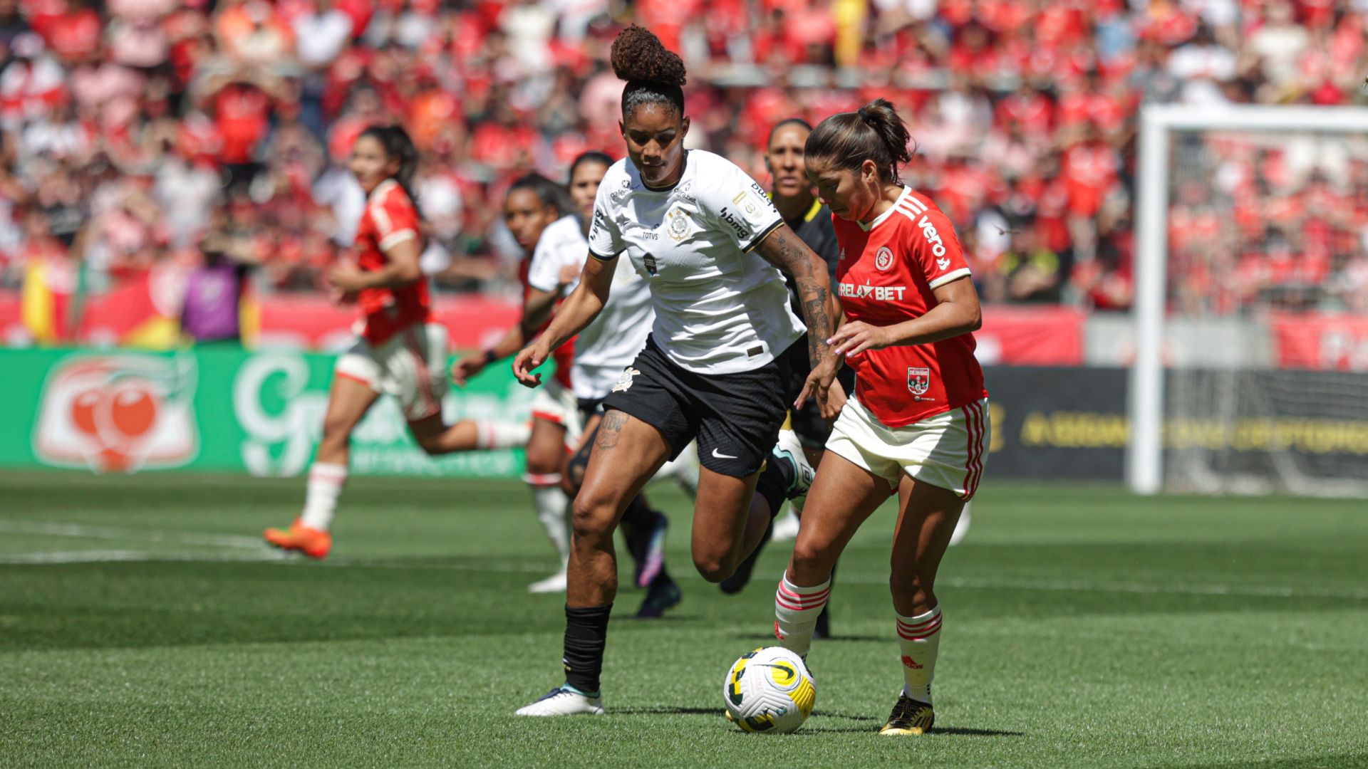 Corinthians e Internacional, pela primeira final do Brasileirão Feminino