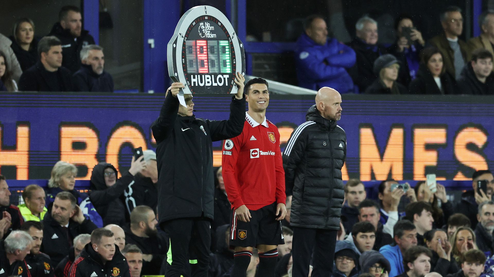 Cristiano Ronaldo ao lado do treinador Erik ten Hag (Crédito: Getty Images)