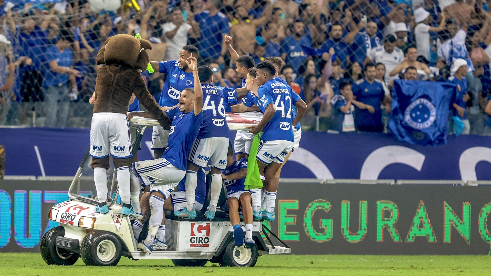 Cruzeiro confirmou o acesso para a Série A na última rodada