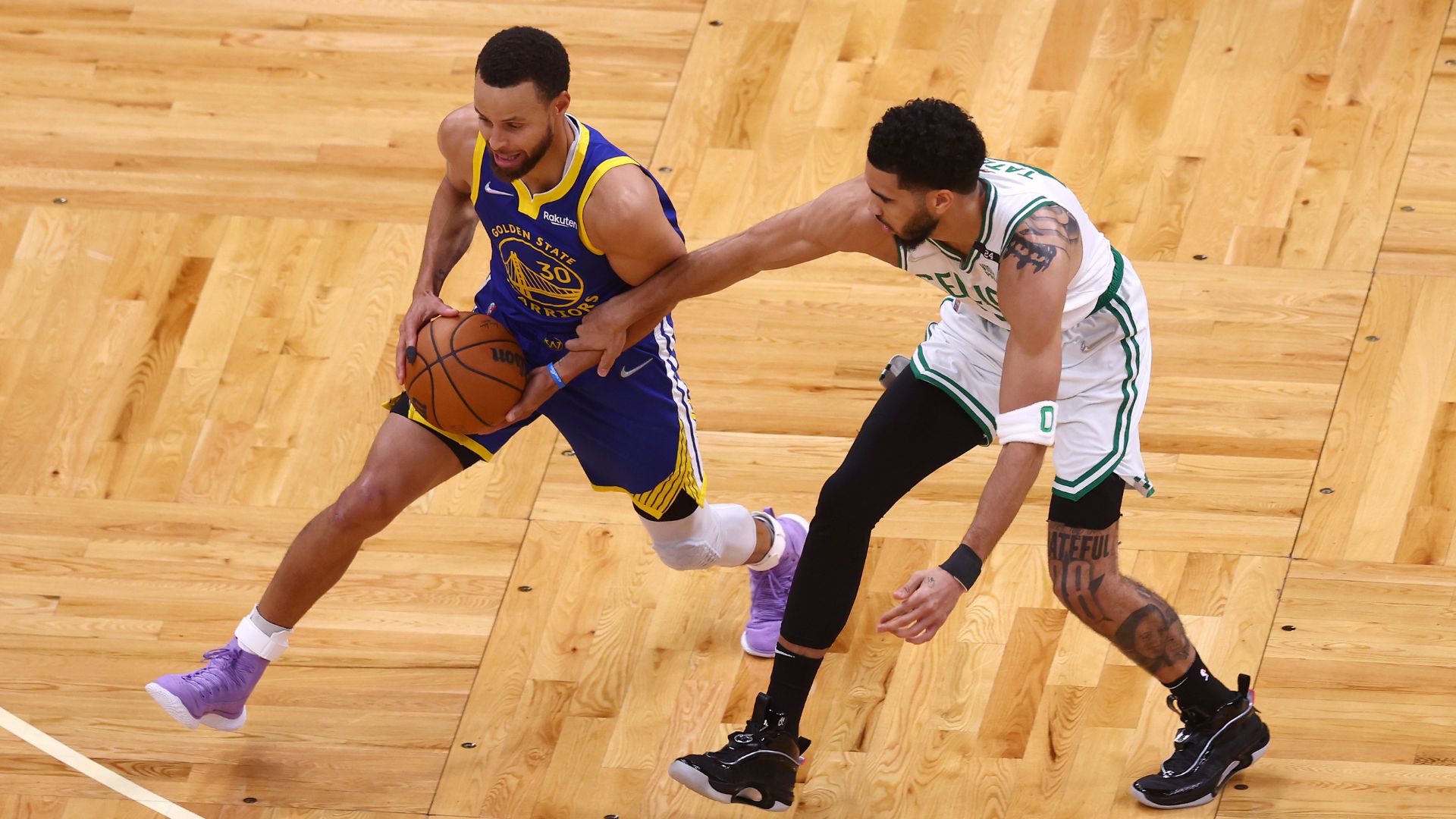 Curry e Tatum, pelo Jogo 6 da NBA