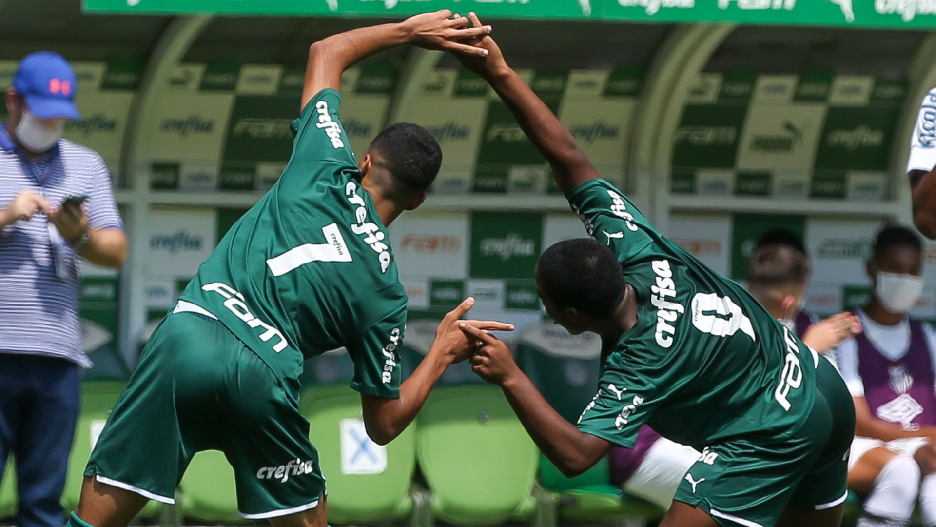 Endrick e Gionani controem amizade no Palmeiras