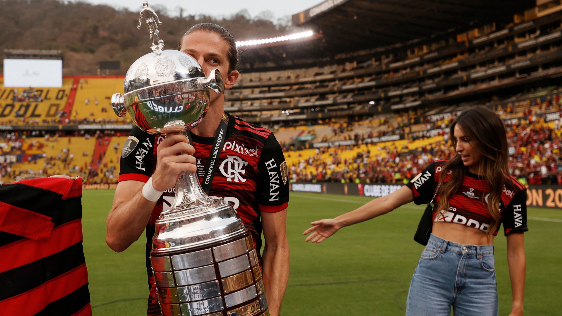 Filipe Luís foi campeão da Libertadores no último sábado, 29