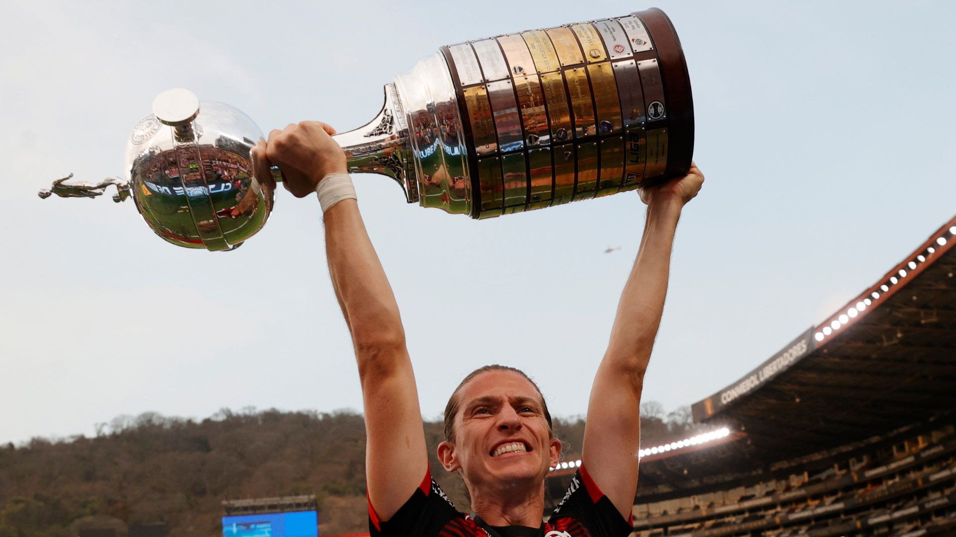 Filipe Luís já comemorou 10 títulos com a camisa do Flamengo (Crédito: Getty Images)