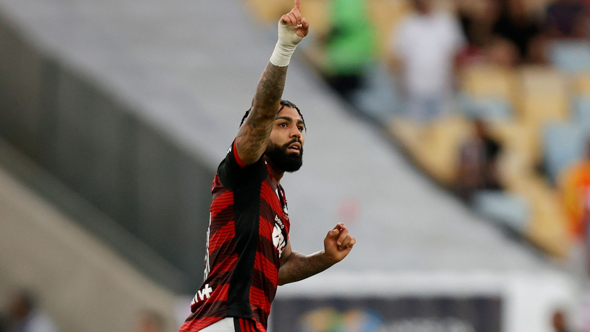 Gabigol fez os dois gols do Flamengo no jogo