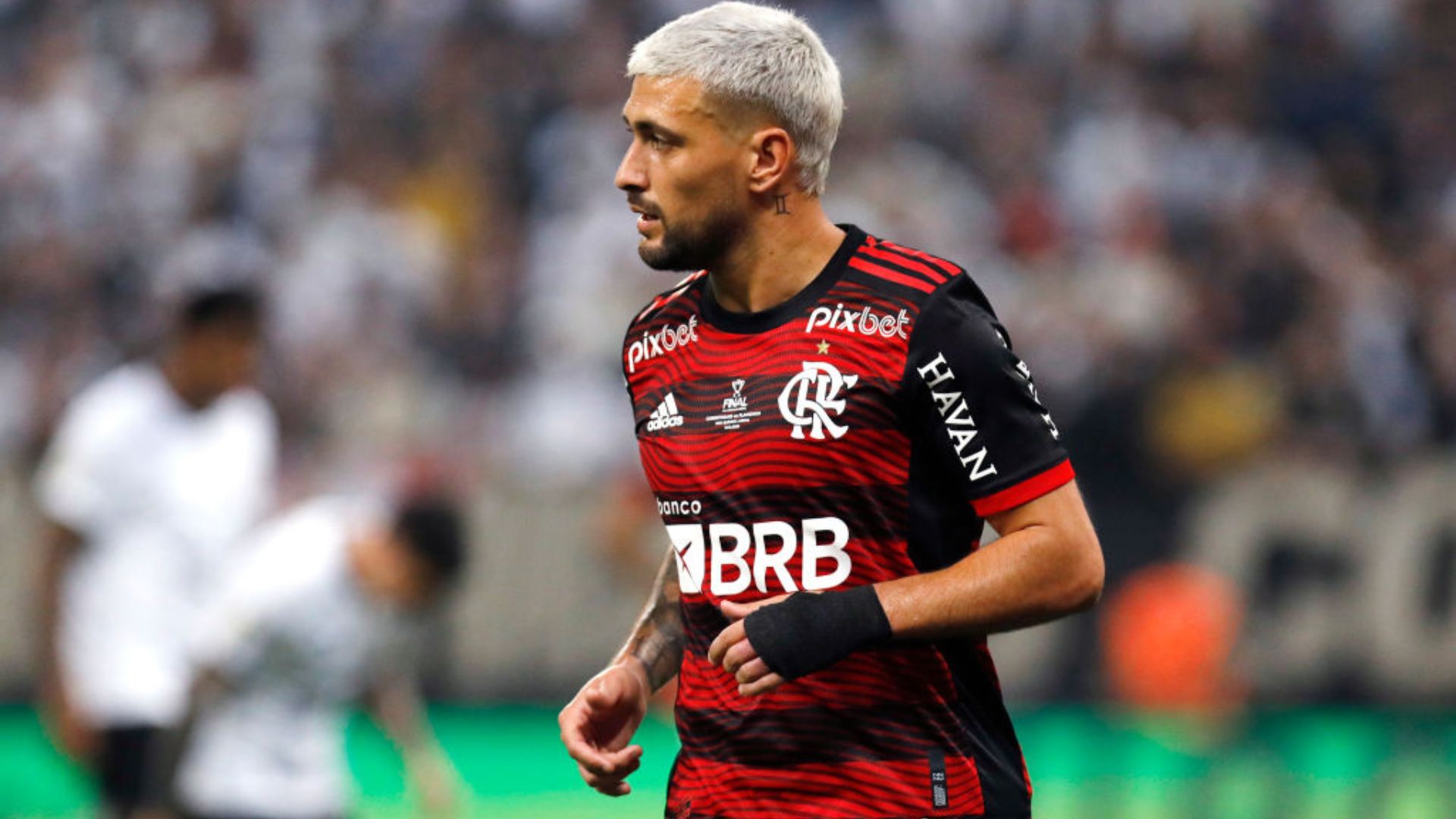 Dorival Júnior garante que Arrascaeta vai jogar a final da Copa do Brasil  contra o Corinthians