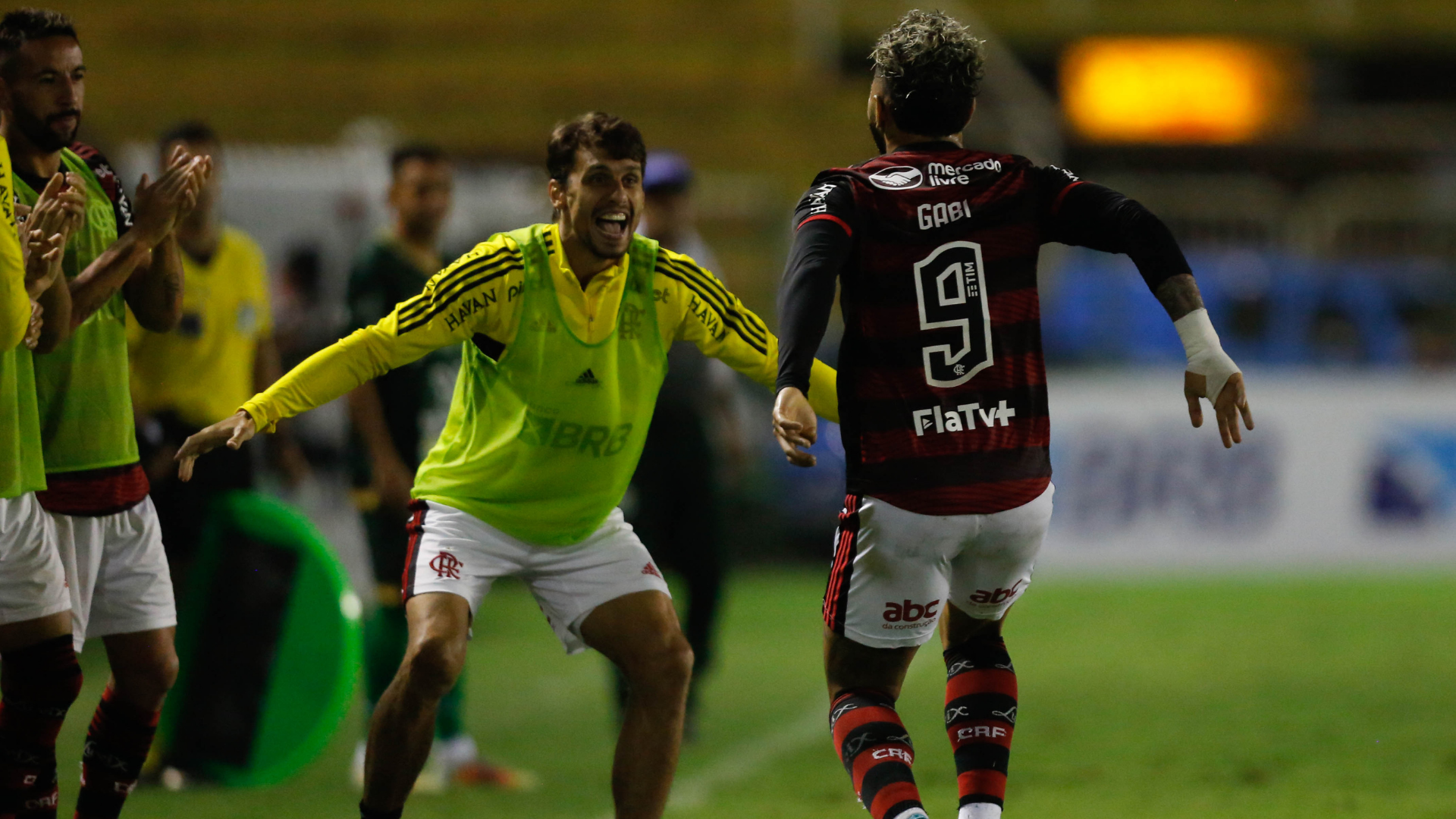 Flamengo em campo contra o Altos-PI