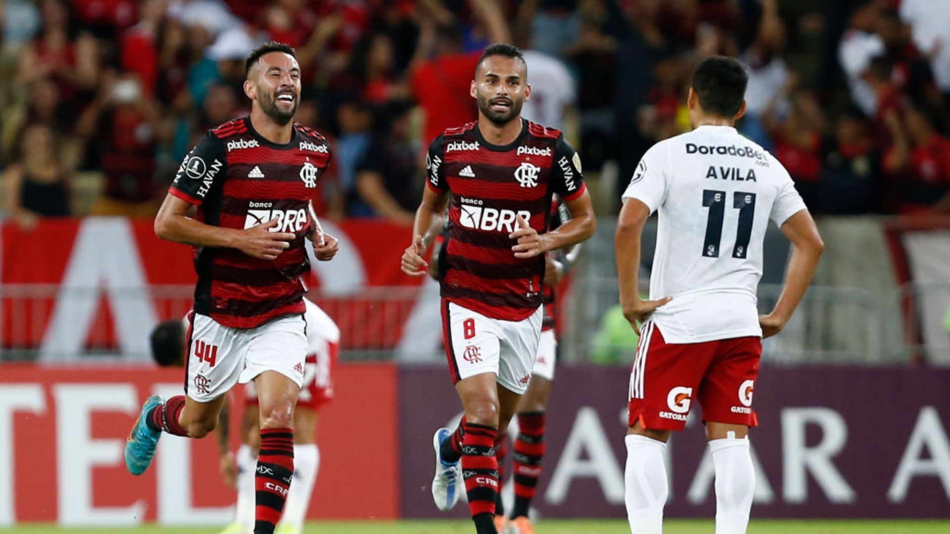 Jogadores do Flamengo depois do gol diante do Sporting Cristal