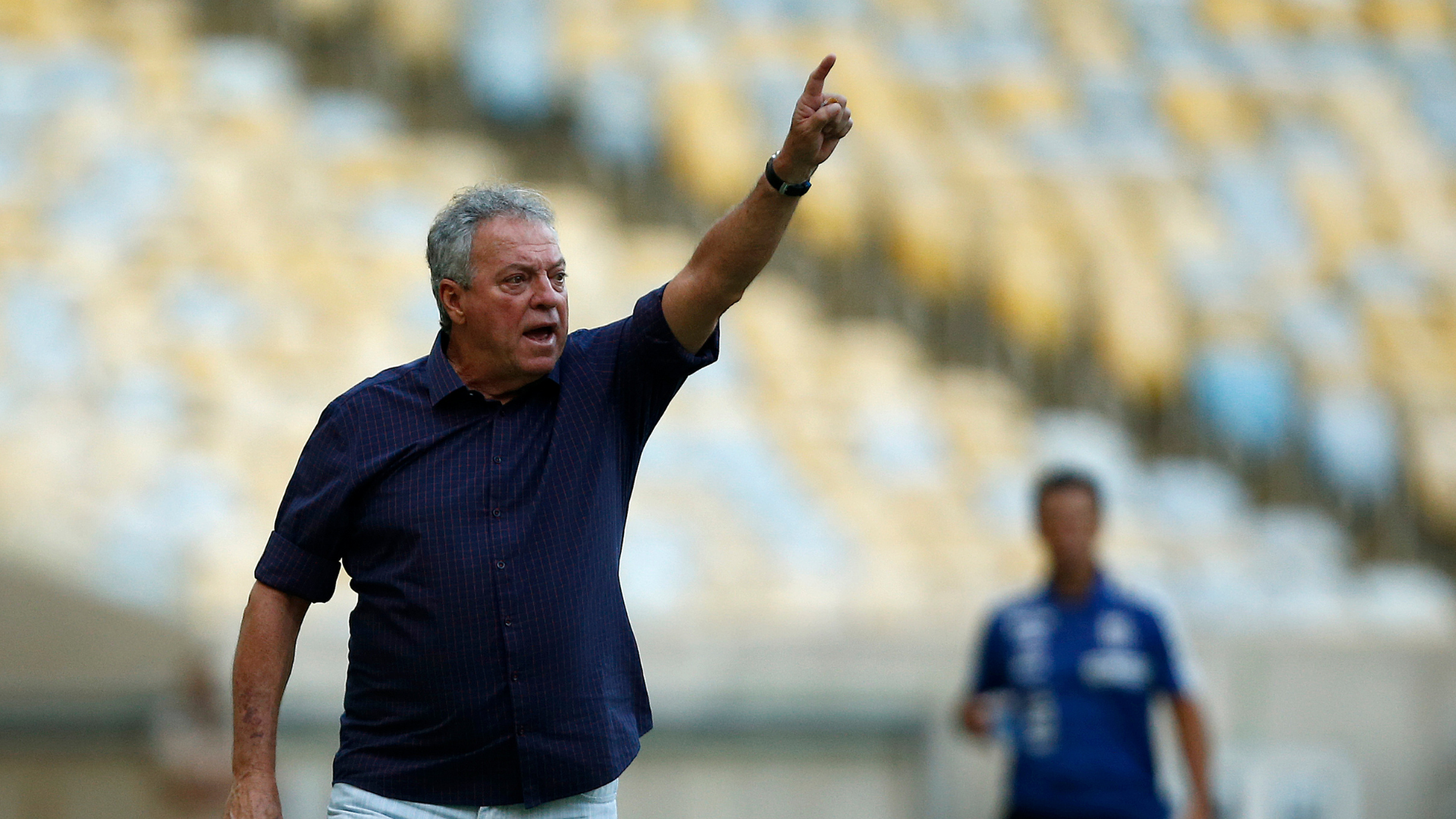 Fluminense anuncia saída de Abel Braga