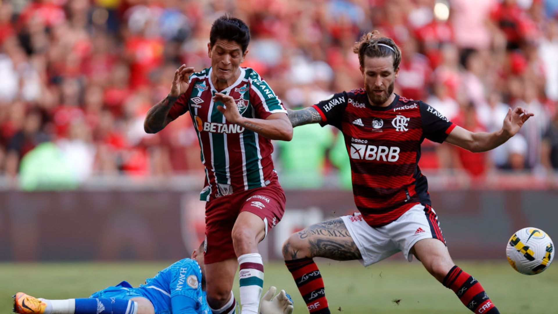 Fluminense em ação diante do Flamengo