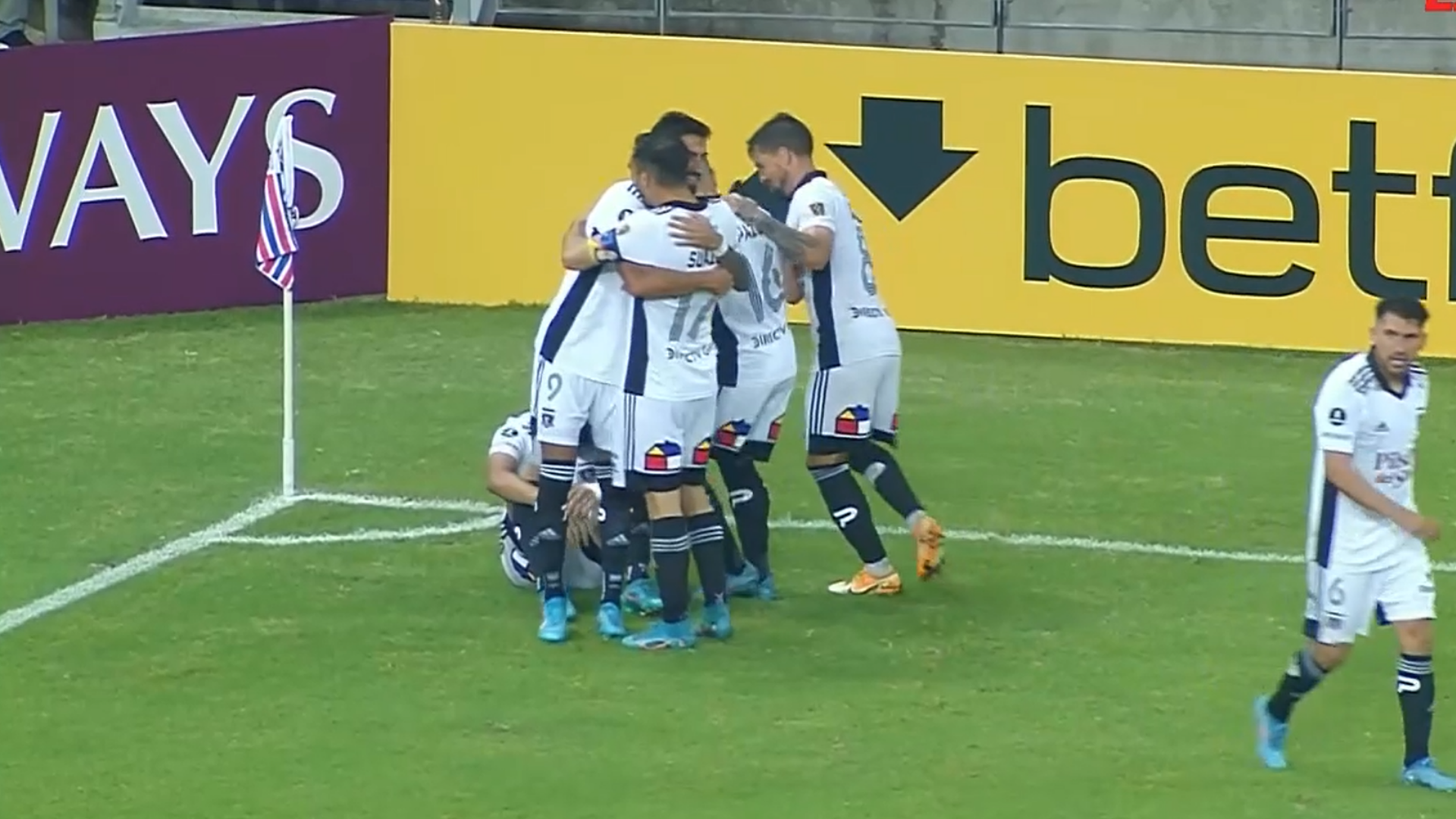 Colo-Colo vibrando gol contra Fortaleza