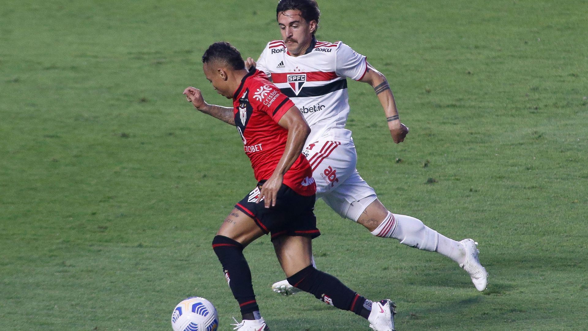 Gabriel Neves está em sua segunda temporada pelo São Paulo