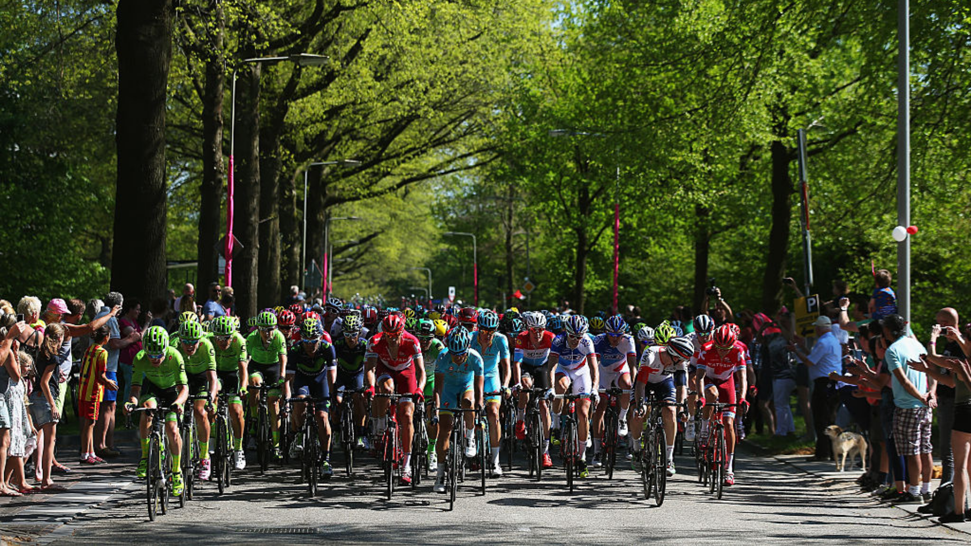 Giro d'Italia tem acidente com olho de ciclista 