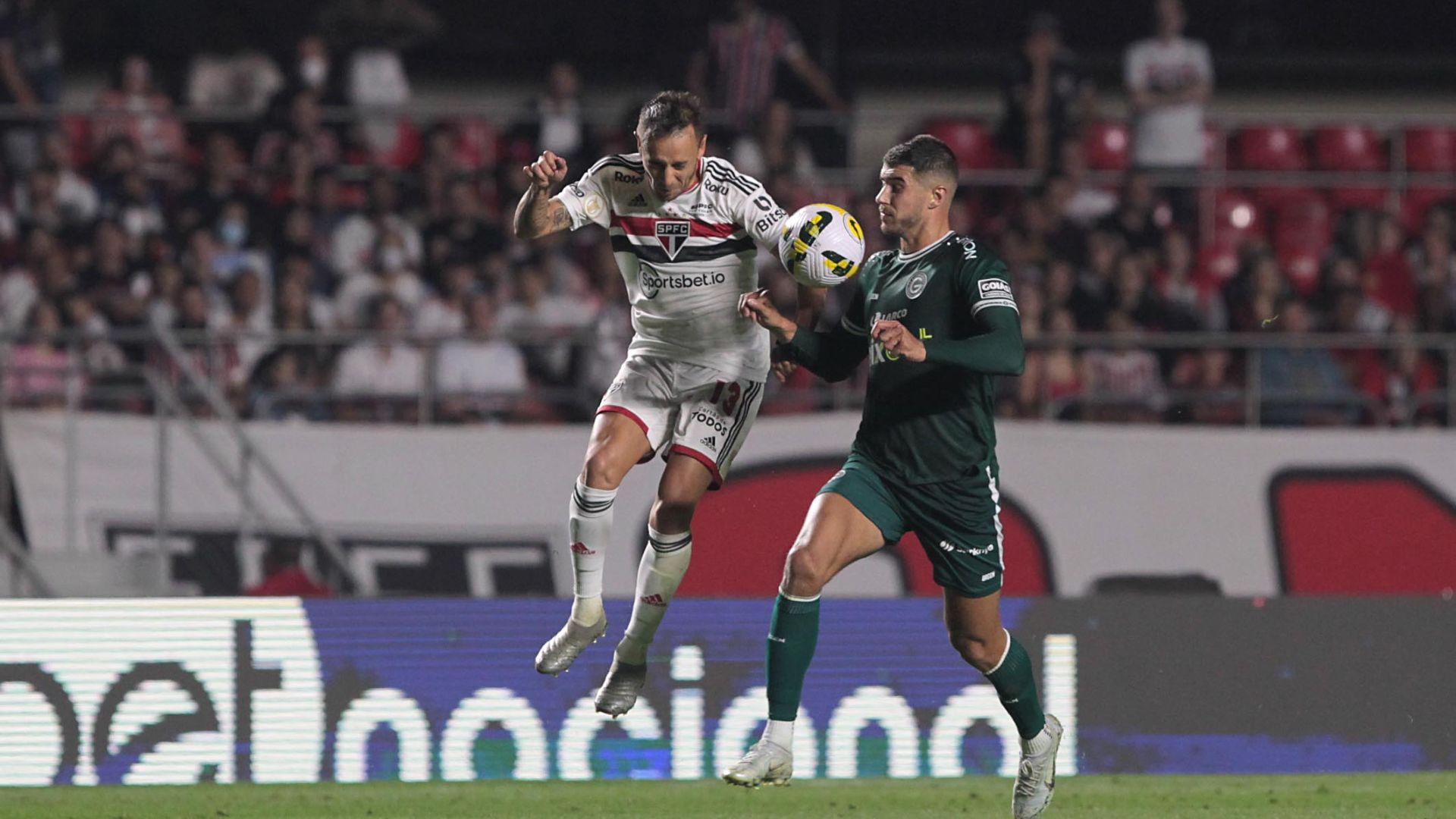 Em jogo movimentado, Goiás e São Paulo empataram por 3 a 3 no primeiro turno (Crédito: Rubens Chiri / São Paulo FC)