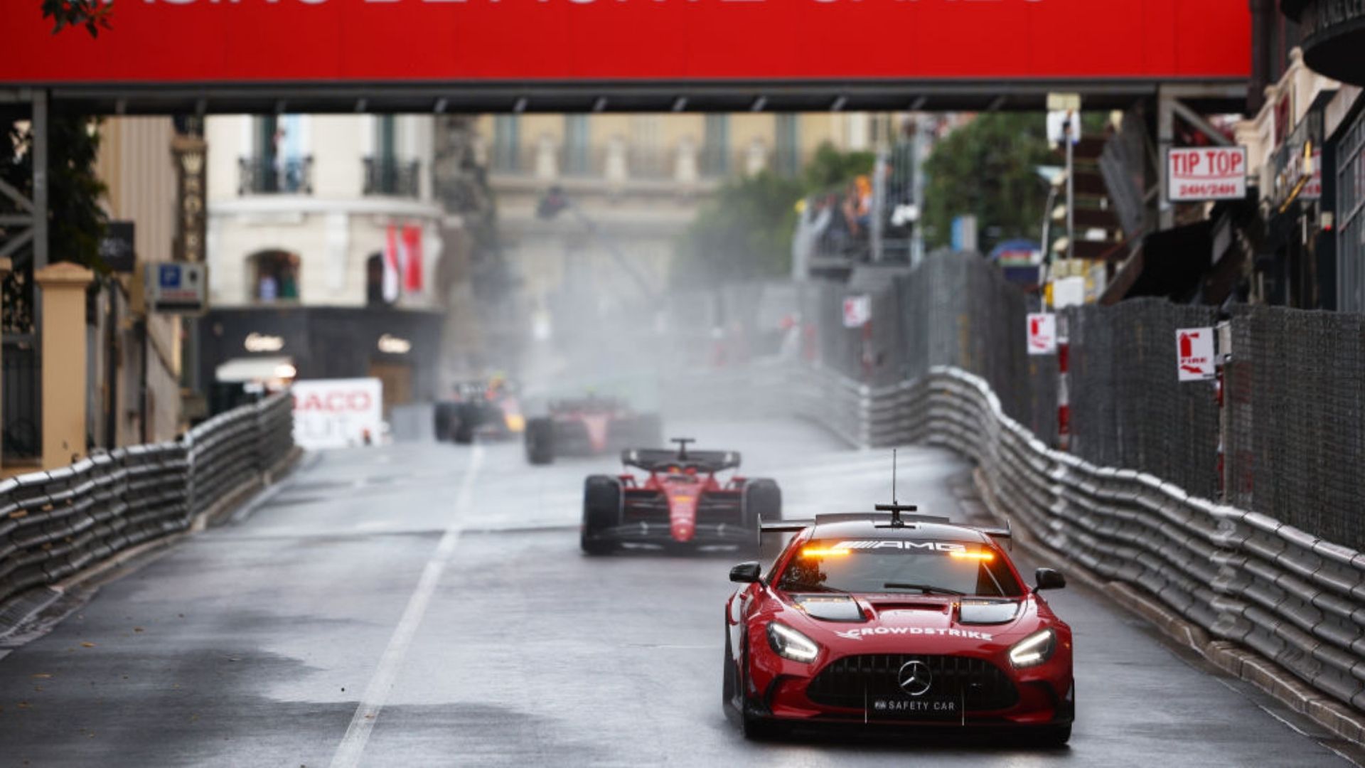 GP de Mônaco com forte chuva