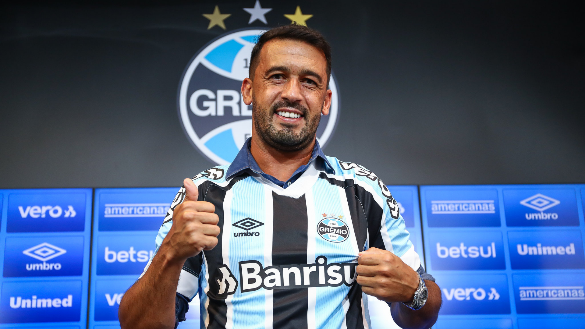 Edilson com a camisa do Grêmio