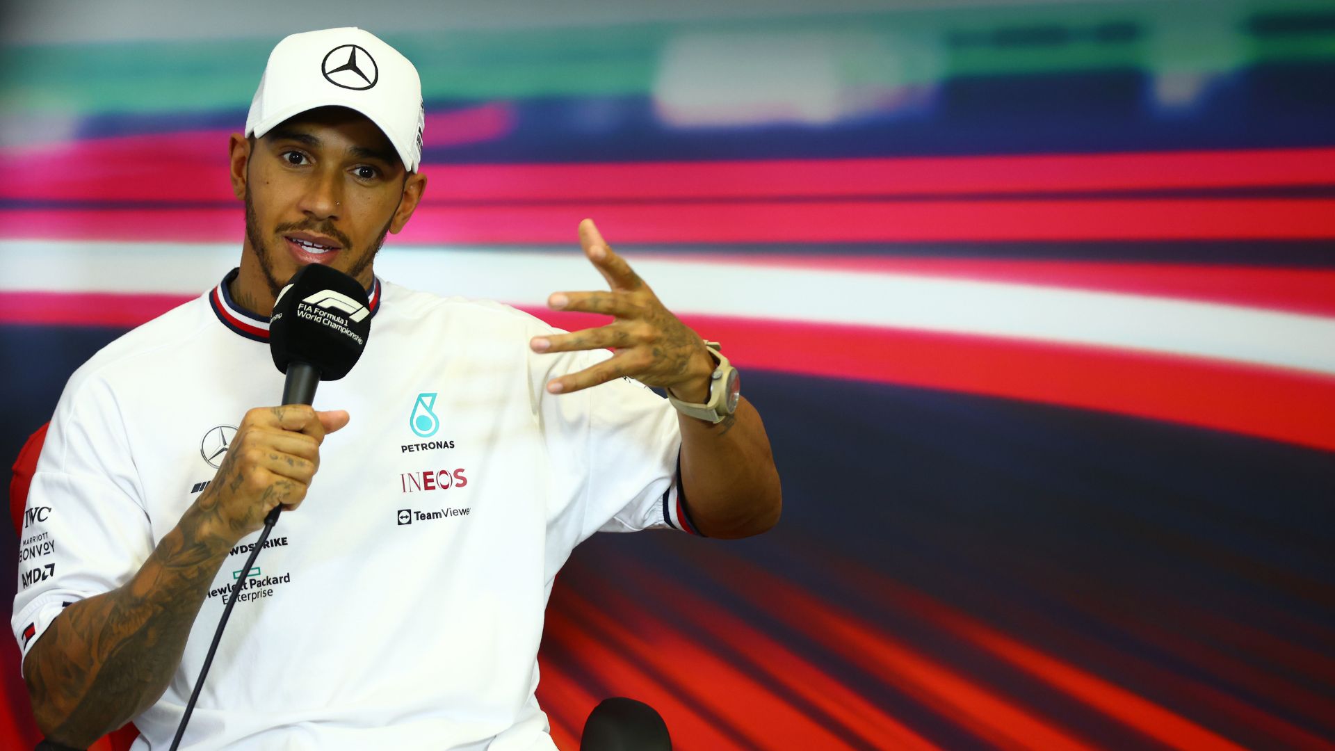 Hamilton rebate declaração de Alonso
