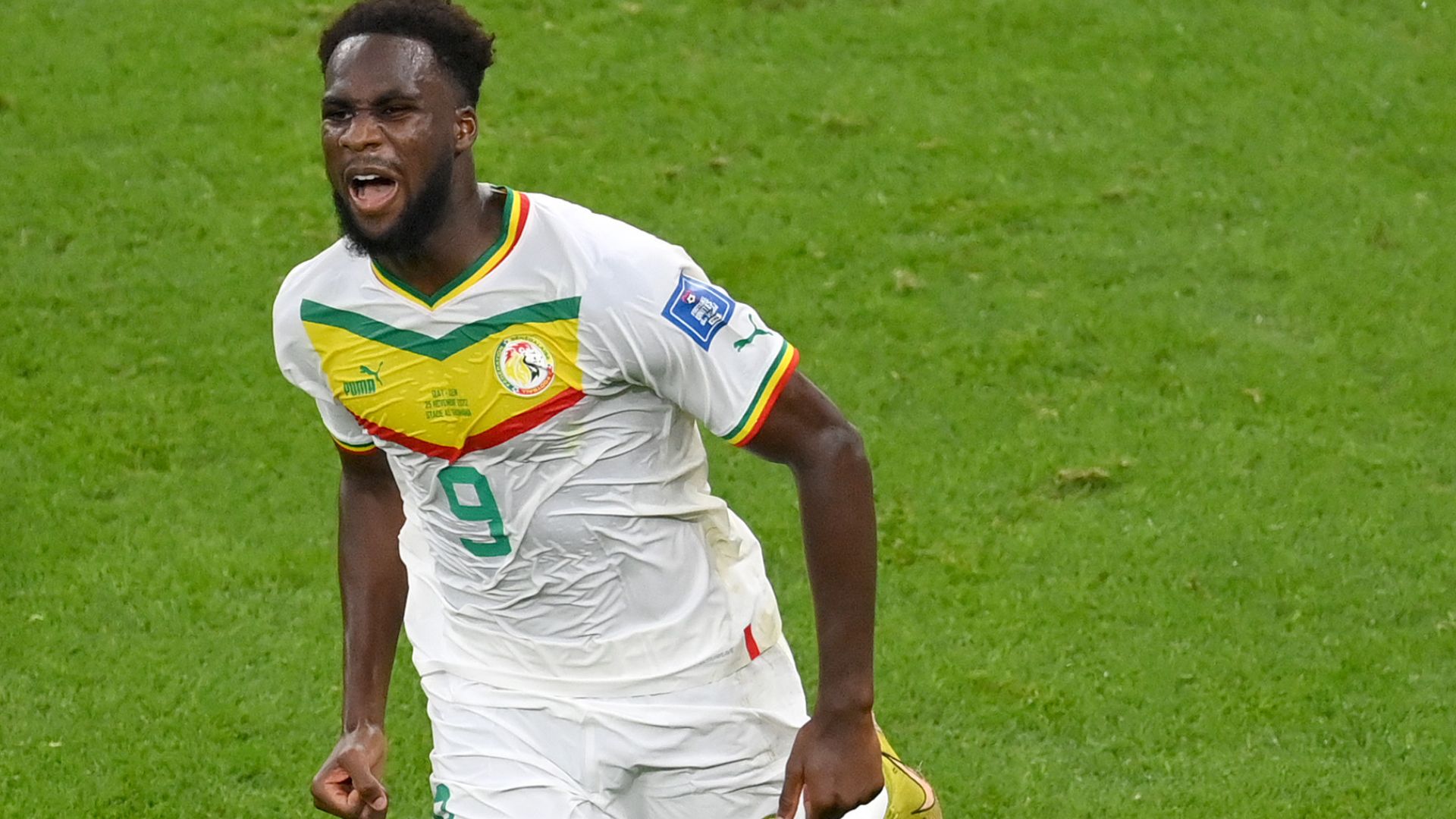 Boulaye Dia defendendo Senegal na Copa do Mundo 2022