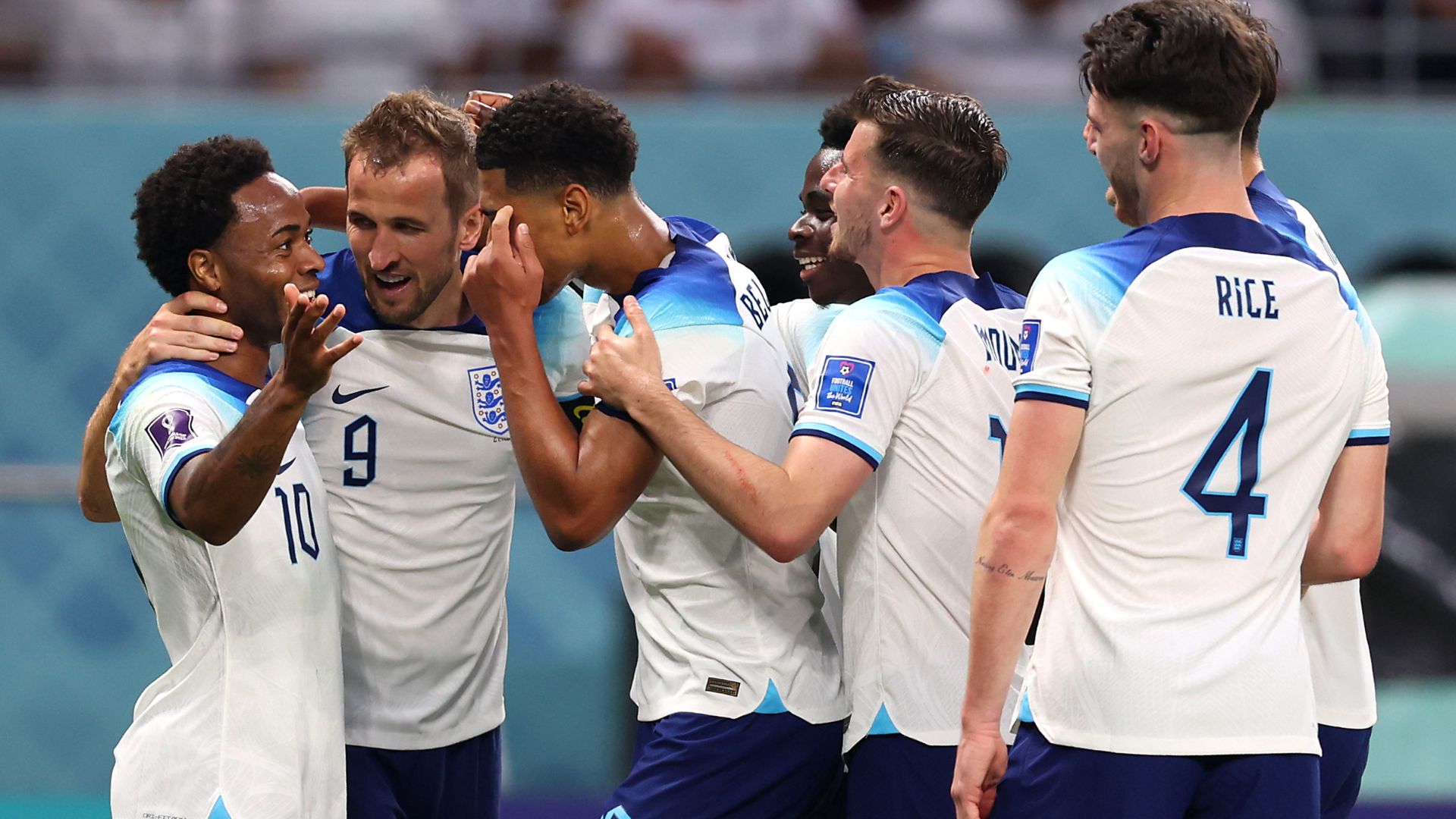 Inglaterra comemora gol contra o Irã