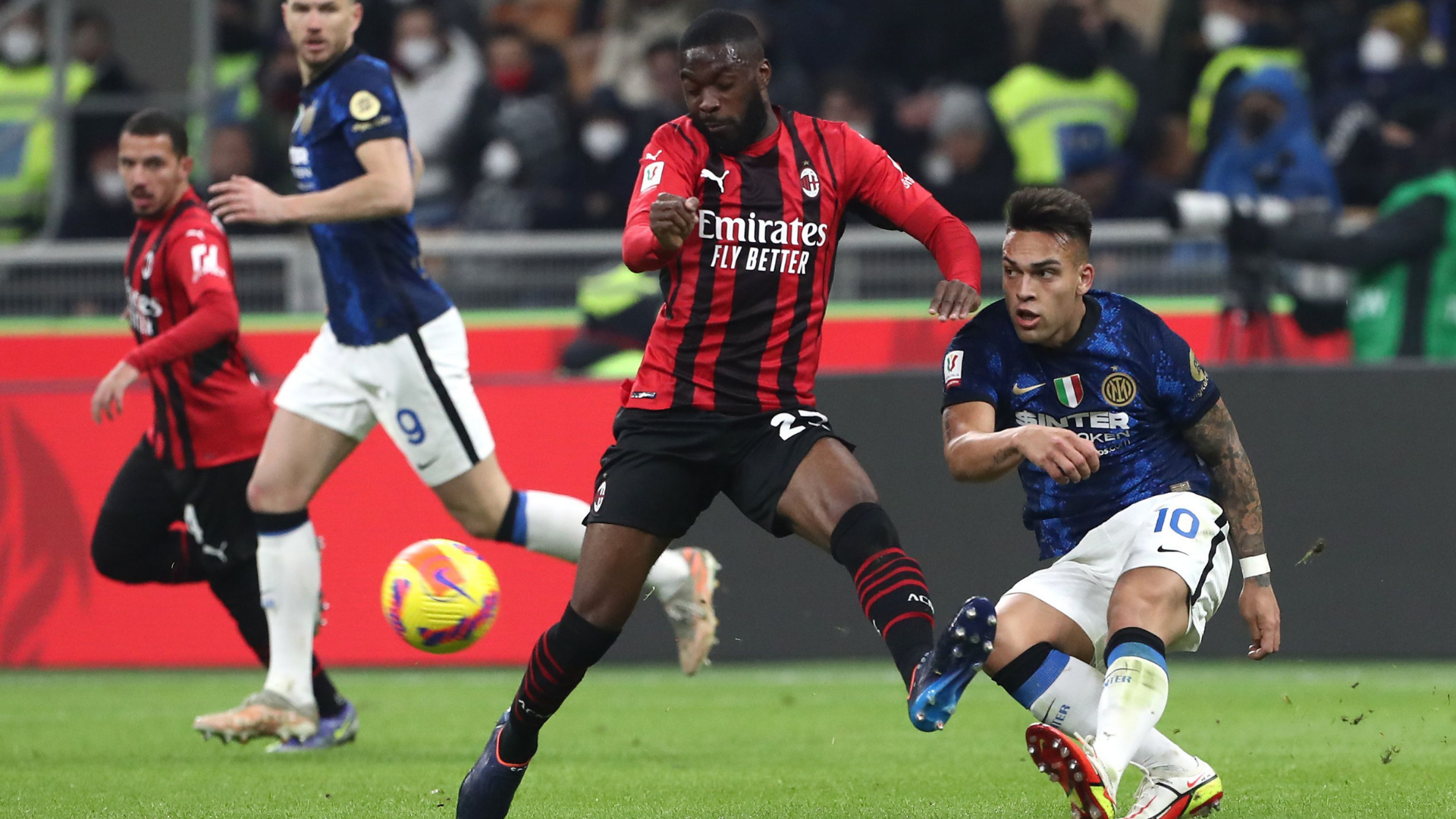 Inter de Milão e Milan brigam pelo título italiano