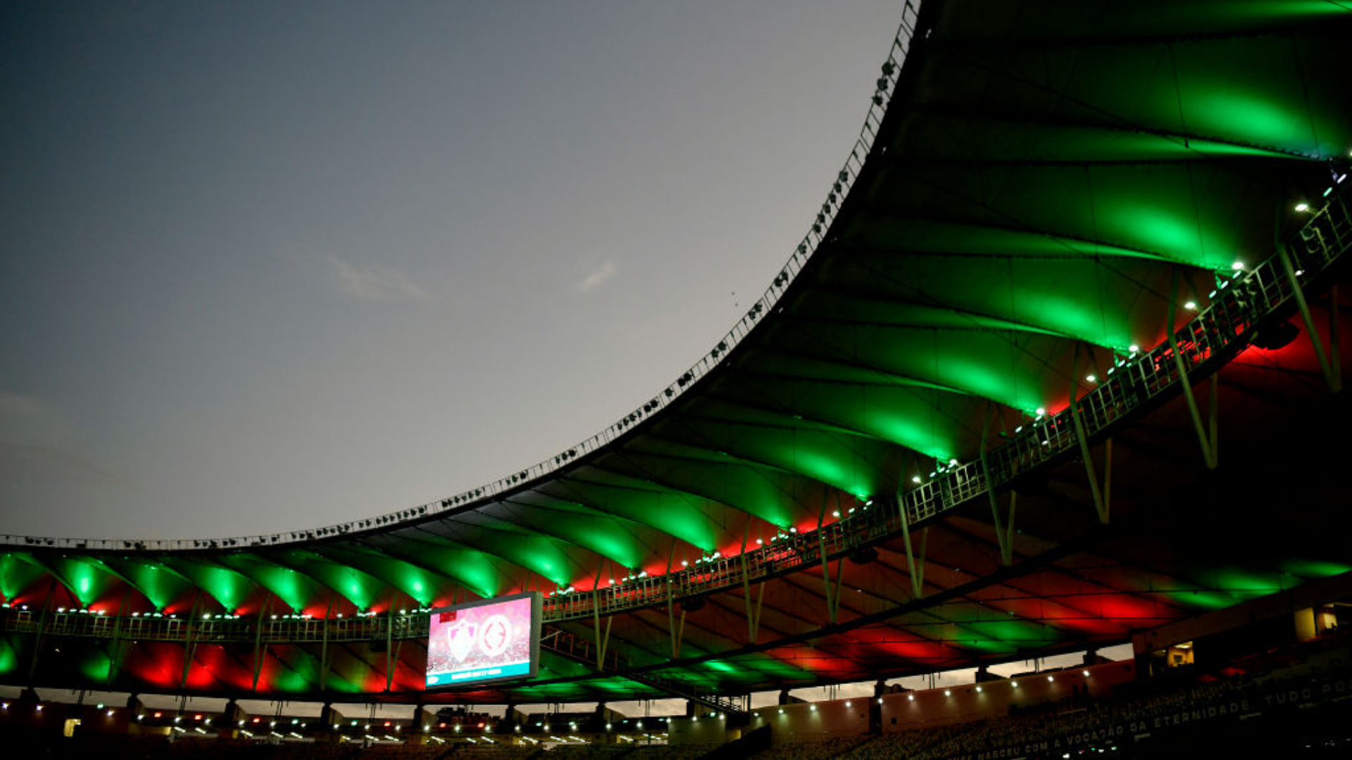 Estádio do Internacional iluminado antes do início da partida