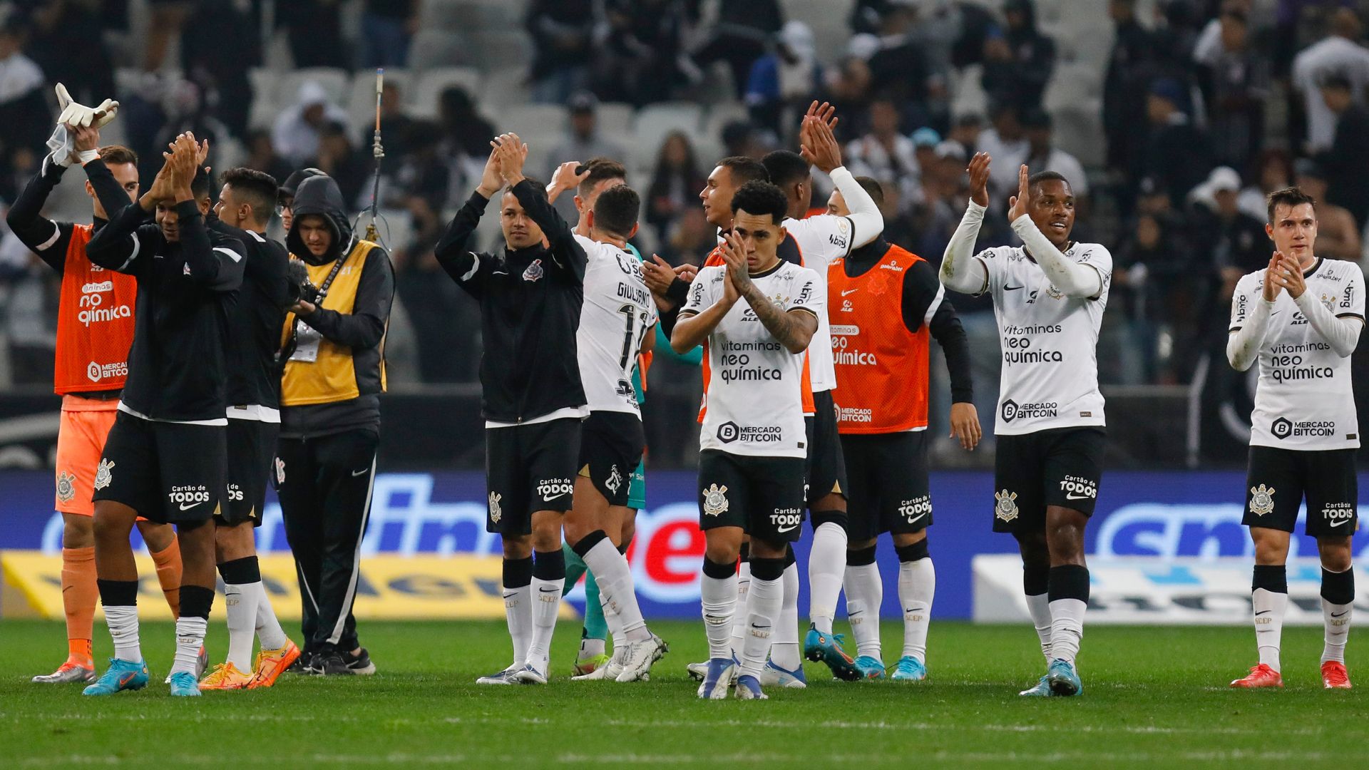 Jogadores do Corinthians agradecem apoio da torcida