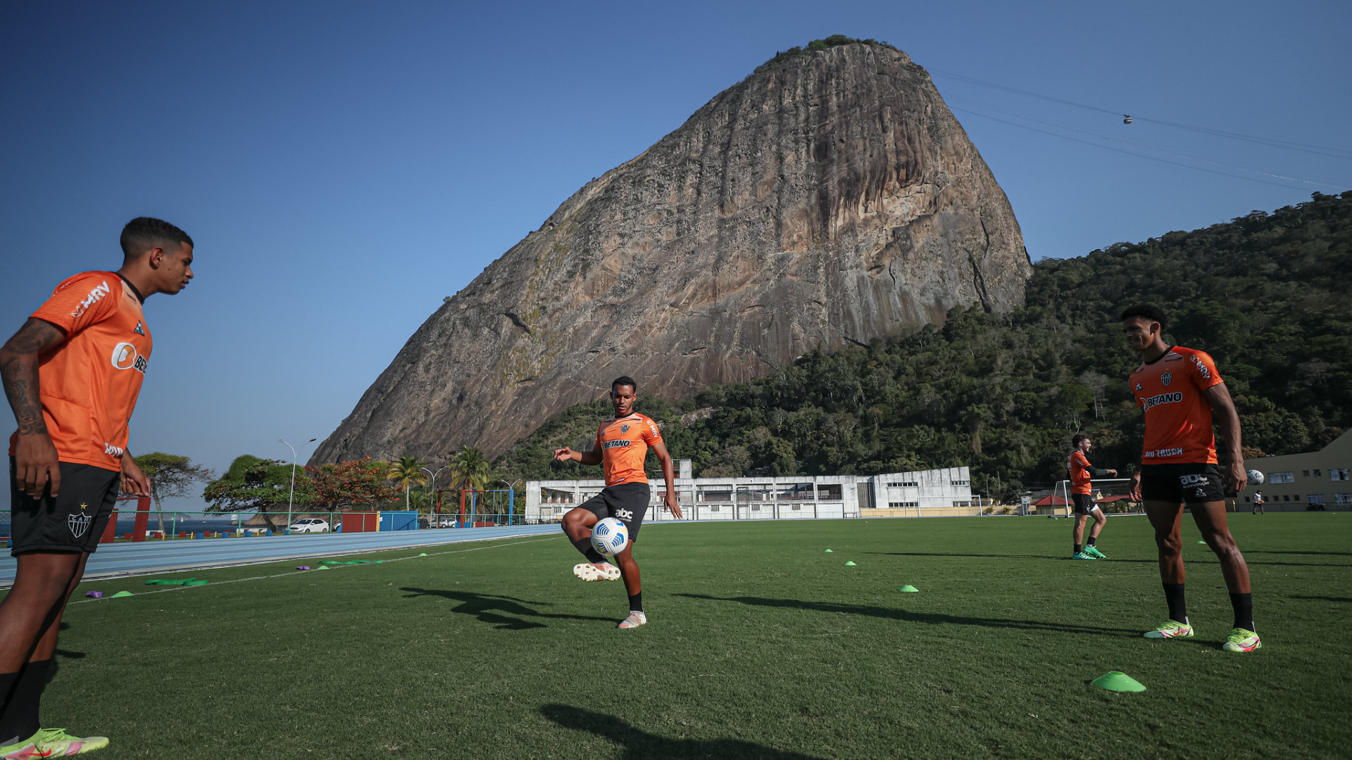 Keno pede clássico entre Atlético-MG e Cruzeiro com tranquilidade