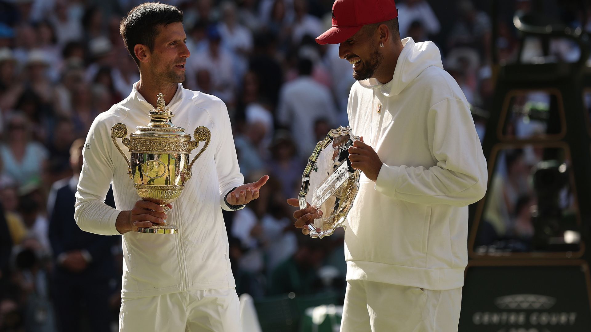 Kyrgios e Novak Djokovic em Wimbledon