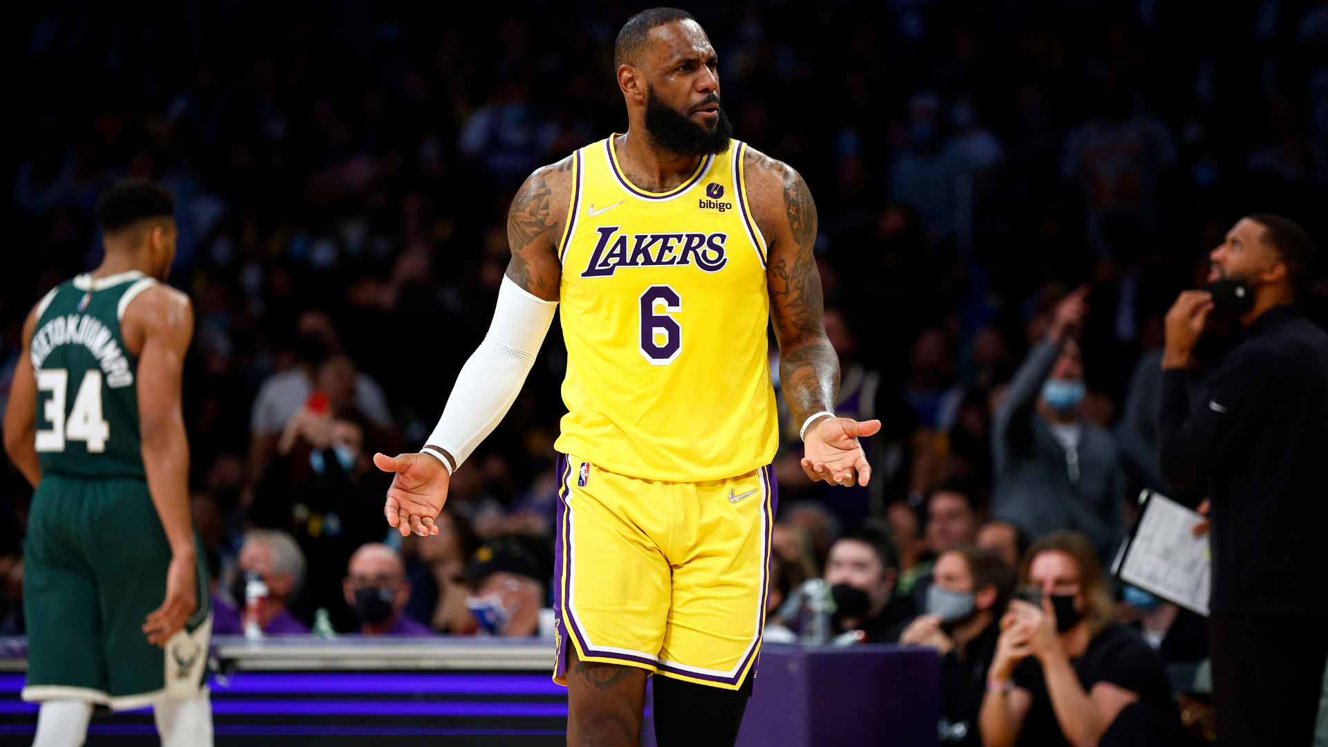 LeBron James não conseguiu dar a vitória aos Lakers